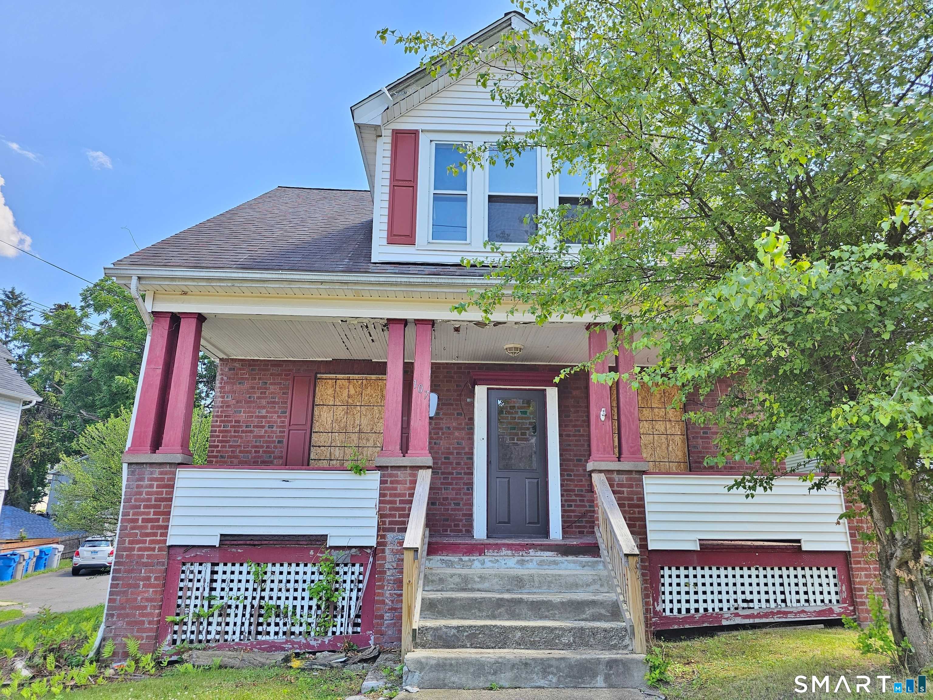 107 Gridley Street Bristol Connecticut United States, Sale Pending, residential,  , New England Realty Associates