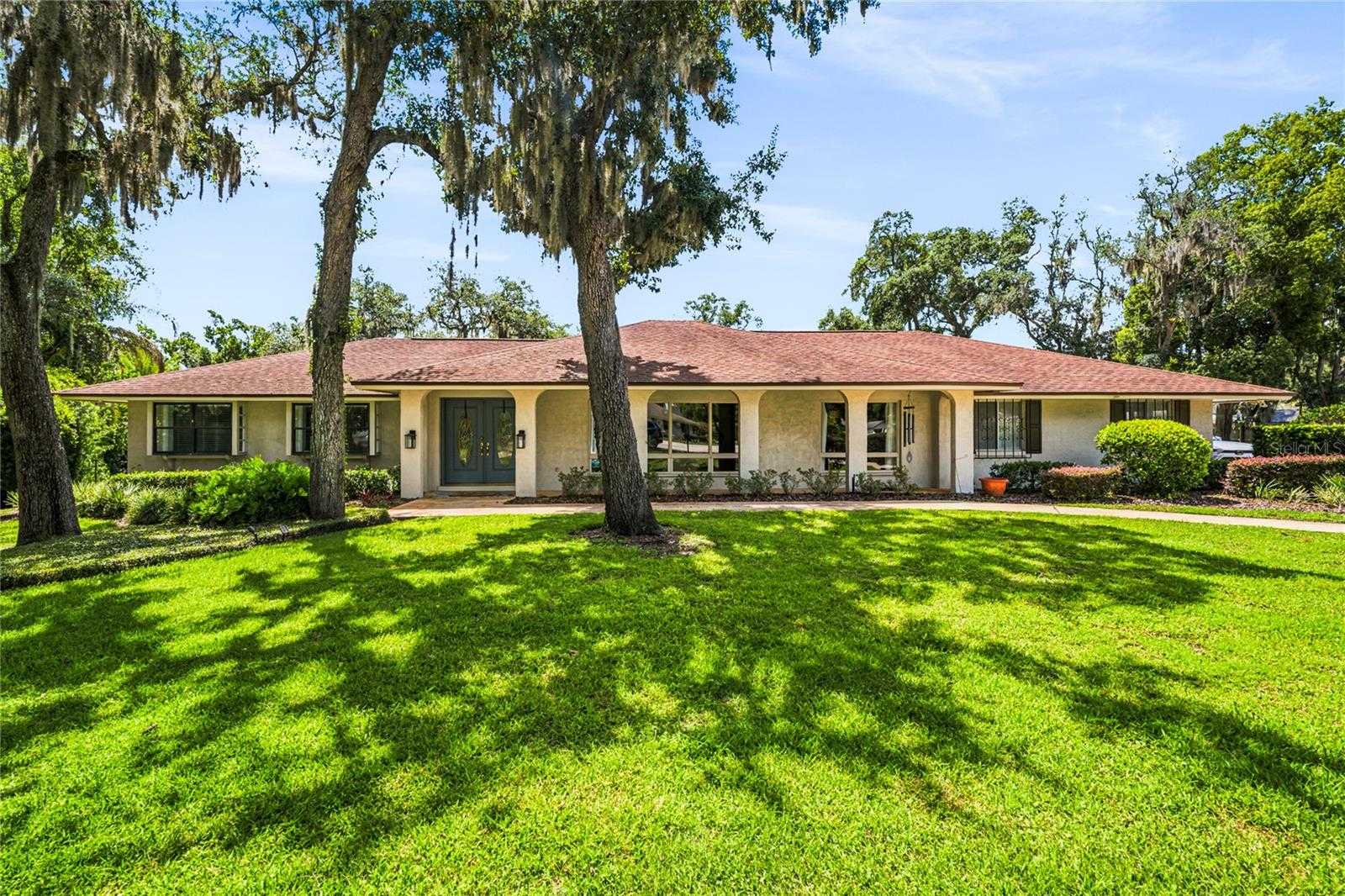 111 LITTLE OAK LANE Altamonte Springs Florida United States, for Sale, residential, Zaira Mejia, Spaces & Styles Group