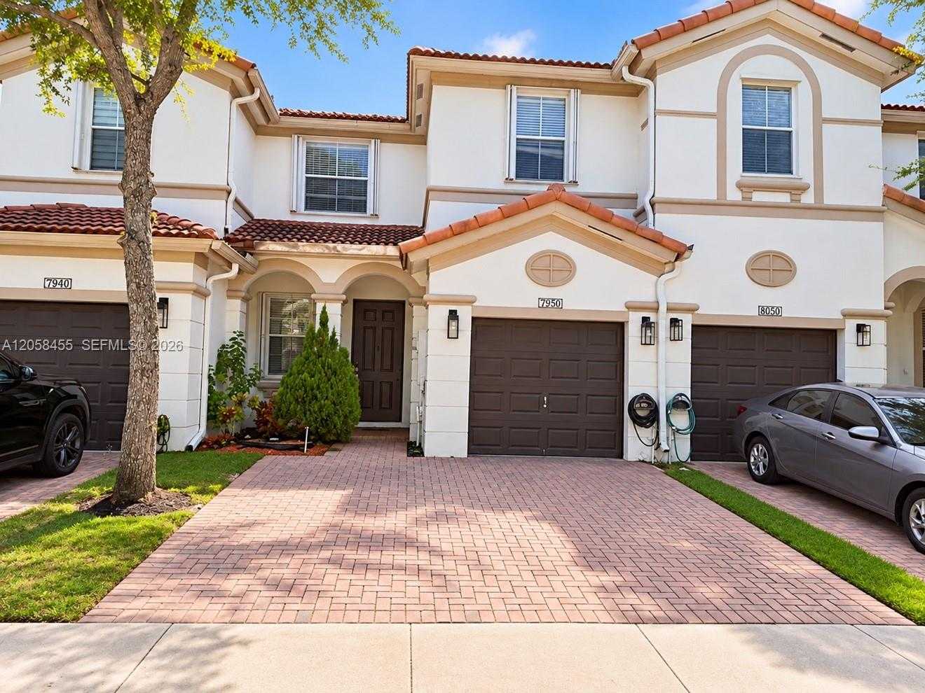 7950 NW 108th Pl Doral Florida United States, for Sale, residential, Roberto Villasmil, Interinvestments Realty, Inc.