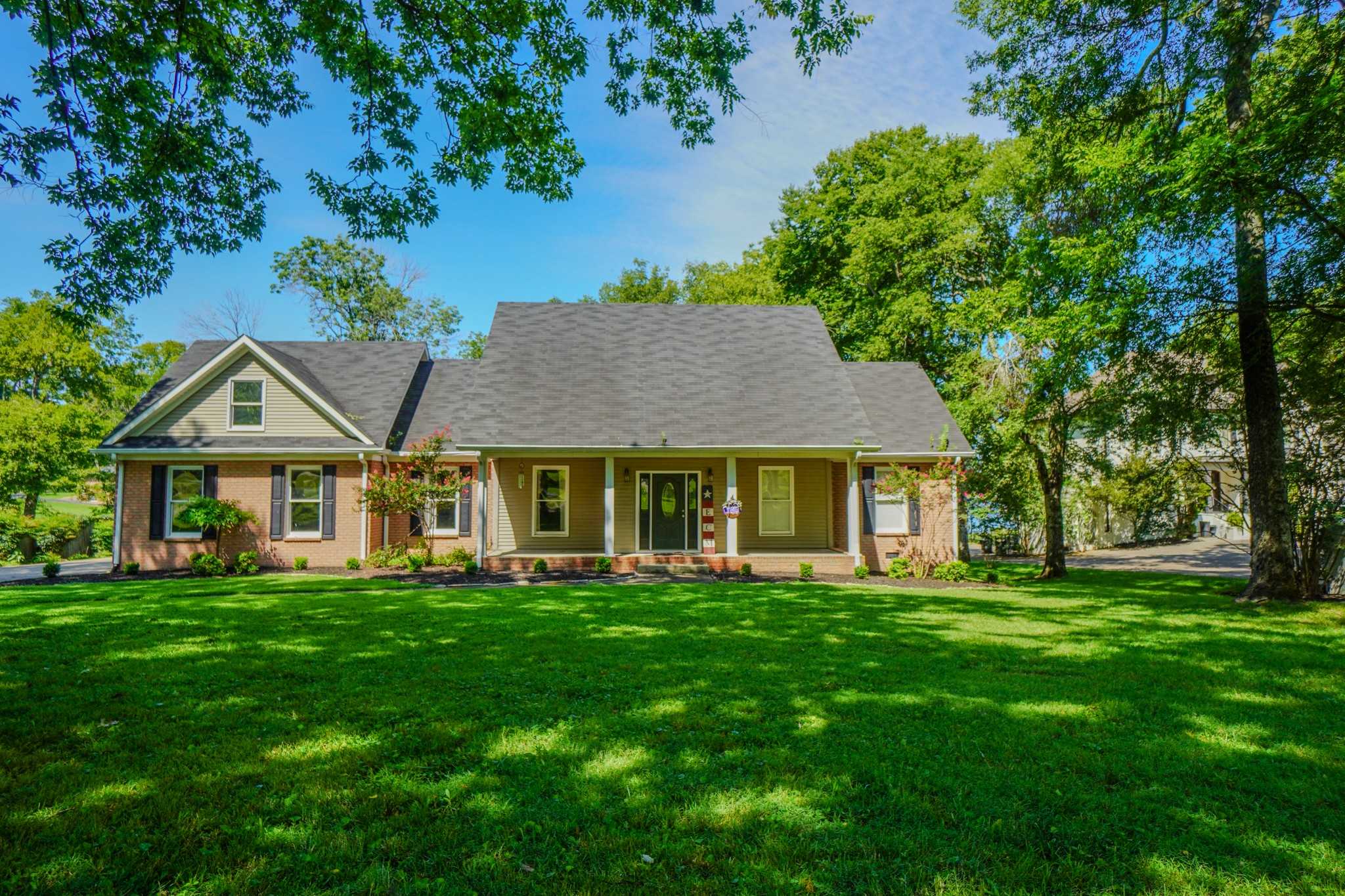 242 Lake Terrace Dr Hendersonville Tennessee United States, for Sale, residential, Adam Hanes, LPT Realty