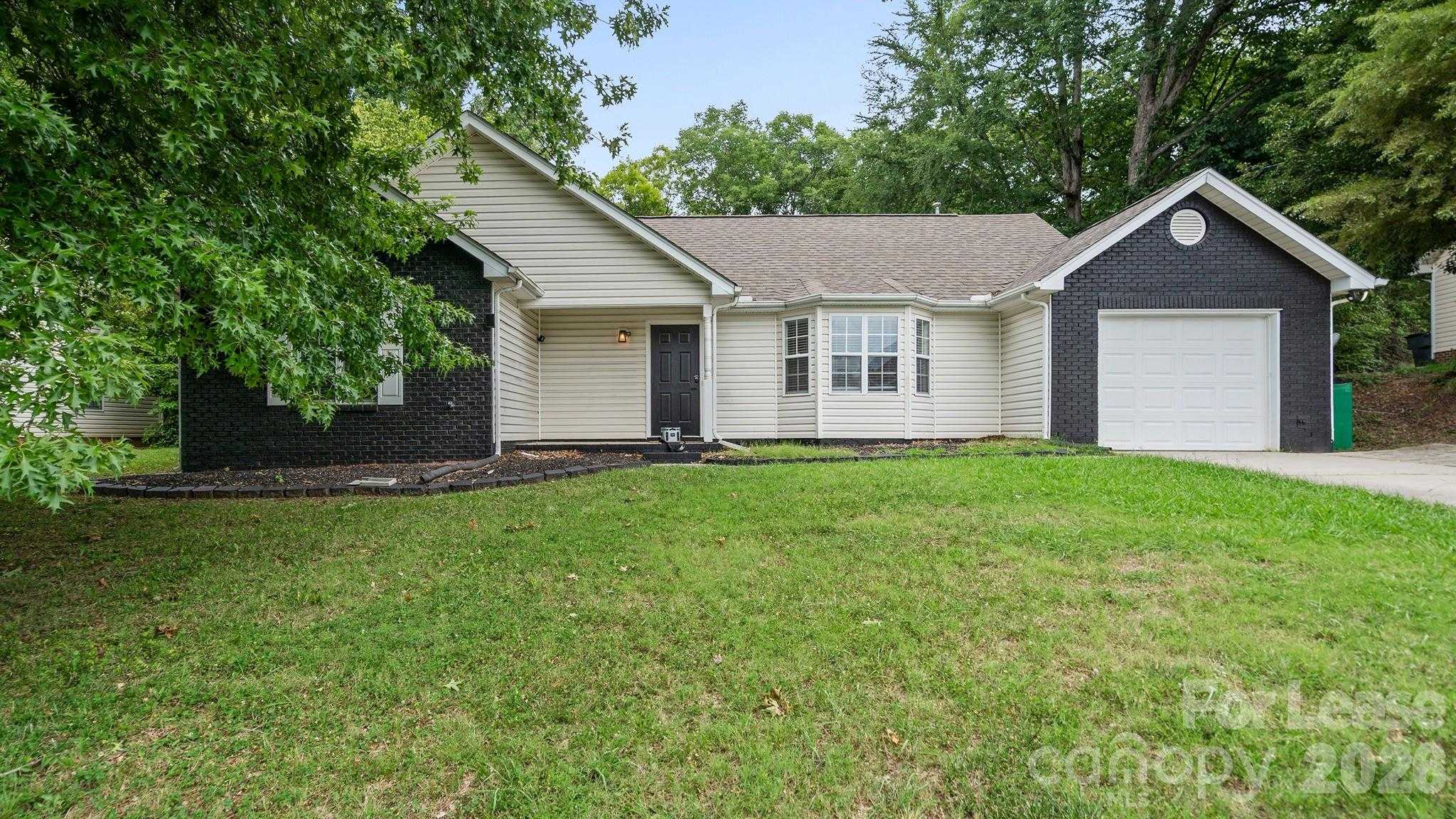 3320 Whitebridge Lane Charlotte North Carolina United States, for Rent, residential, Kristen Haynes, New Home Buyers Brokers / Realty Pros