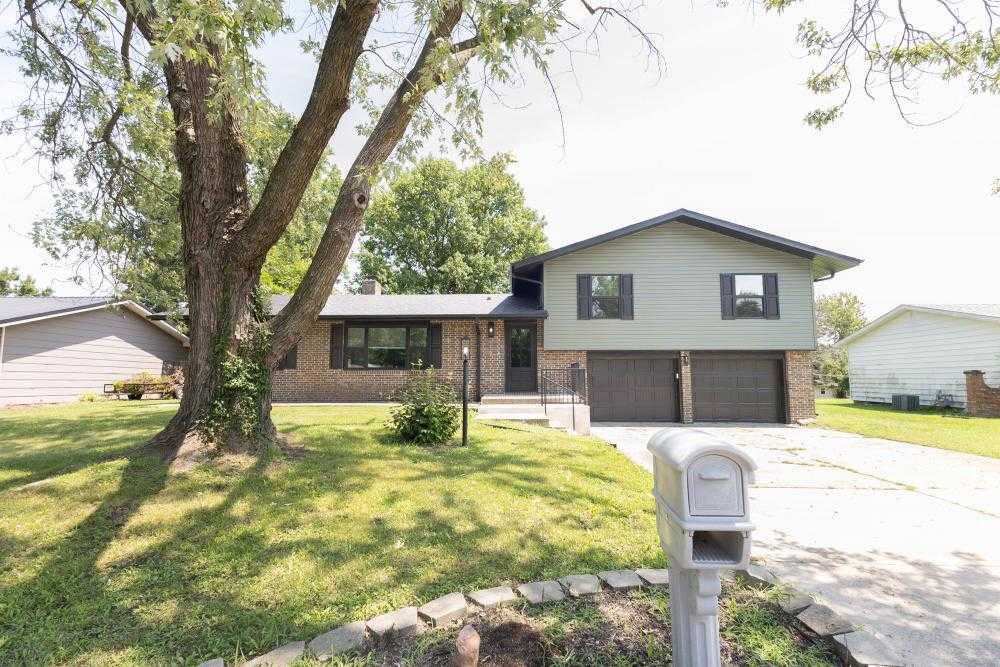 700 Meadowbrook Circle Moberly Missouri United States, for Sale, residential,  , CENTURY 21 McKeown & Associates, Inc.