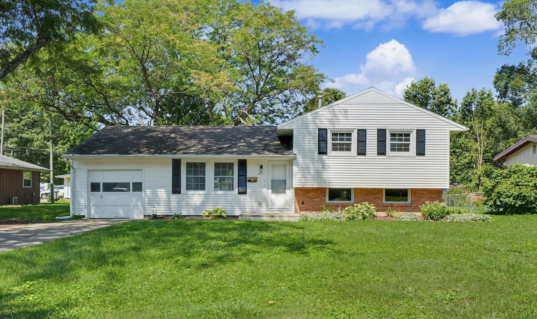 1817 Larch Place Urbana Illinois United States, for Sale, residential, Jeffrey Barkstall, Heartland Real Estate Of Central Illinois, Inc.