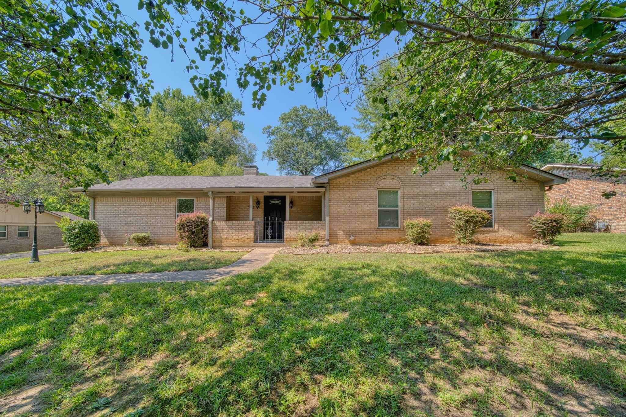 907 Sequoyah Lane Longview Texas United States, for Sale, residential,  , Drake Chapman Real Estate, Brokerage