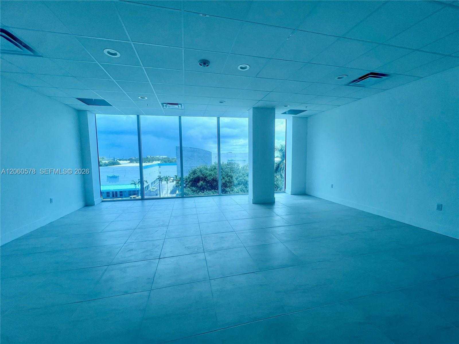10450 NW 33rd St  APT 302 Doral Florida United States, for Lease, commercial, Roberto Villasmil, Interinvestments Realty, Inc.