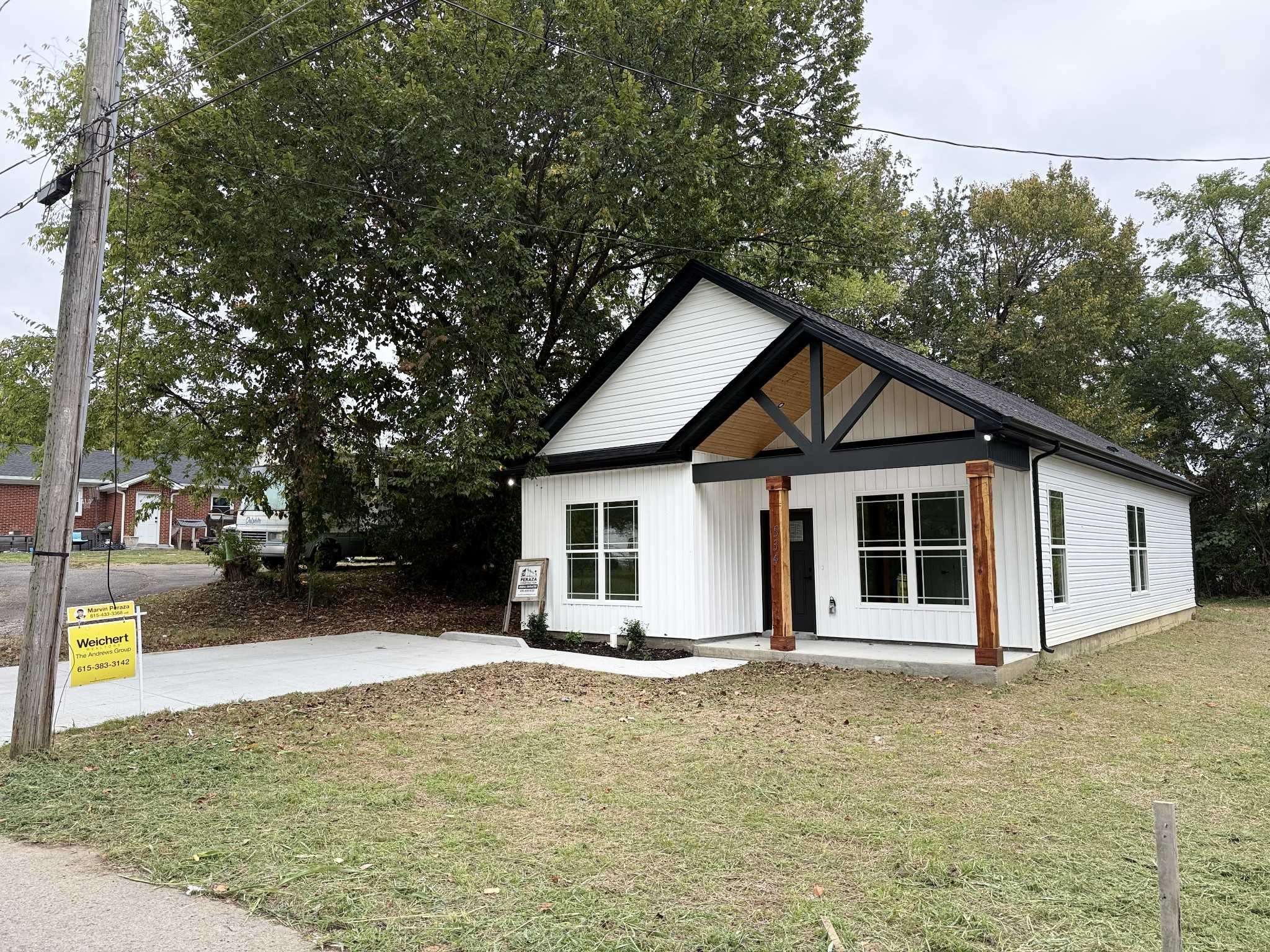 534 20th Ave W Springfield Tennessee United States, for Sale, residential, Adam Hanes, LPT Realty