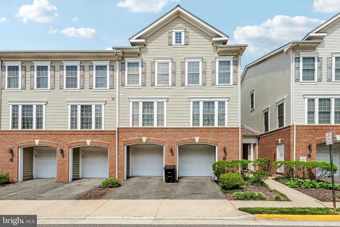 7136 HUNTLEY CREEK PLACE APT 70B Alexandria Virginia United States, for Sale, residential,  , The Holly Group