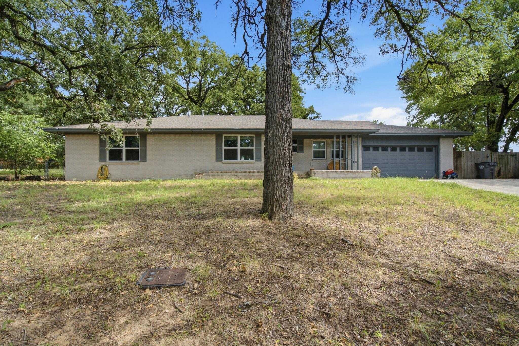 128 Redbird Lane Azle Texas United States, for Sale, residential,  , Superior Real Estate Group 