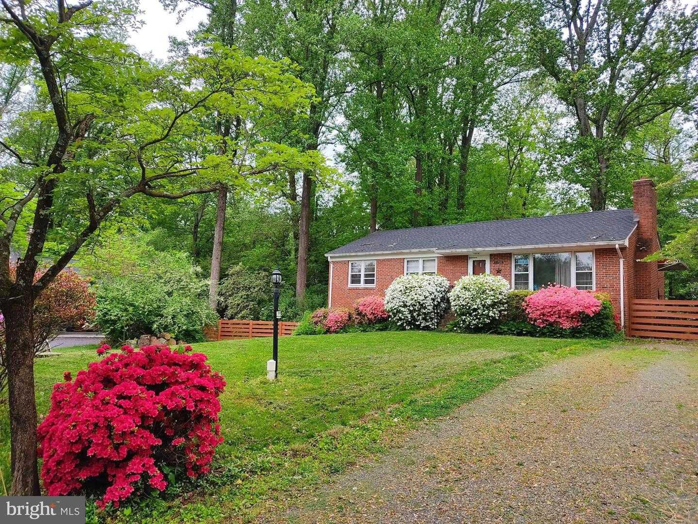 11720 BRIGGS COURT Fairfax Virginia United States, for Sale, residential, Kamalia  Emerson, Samson Properties