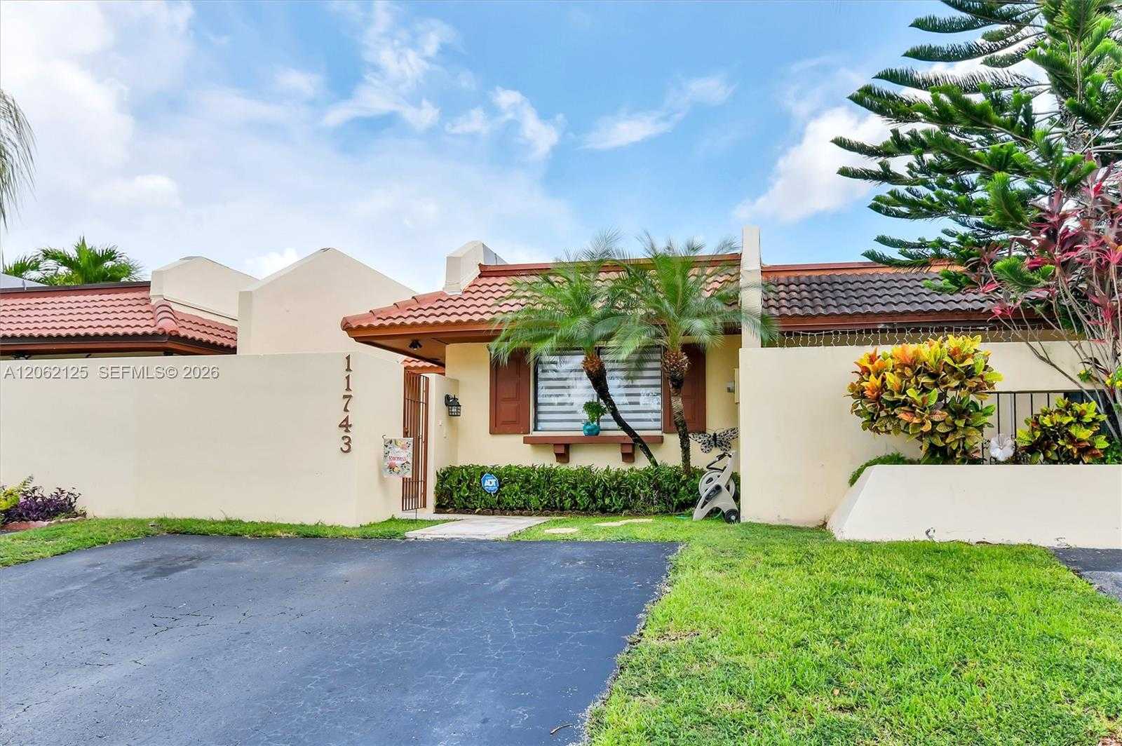 11743 SW 112th Ter Miami Florida United States, for Sale, residential,  , INCOM OFFICE EXAMPLE