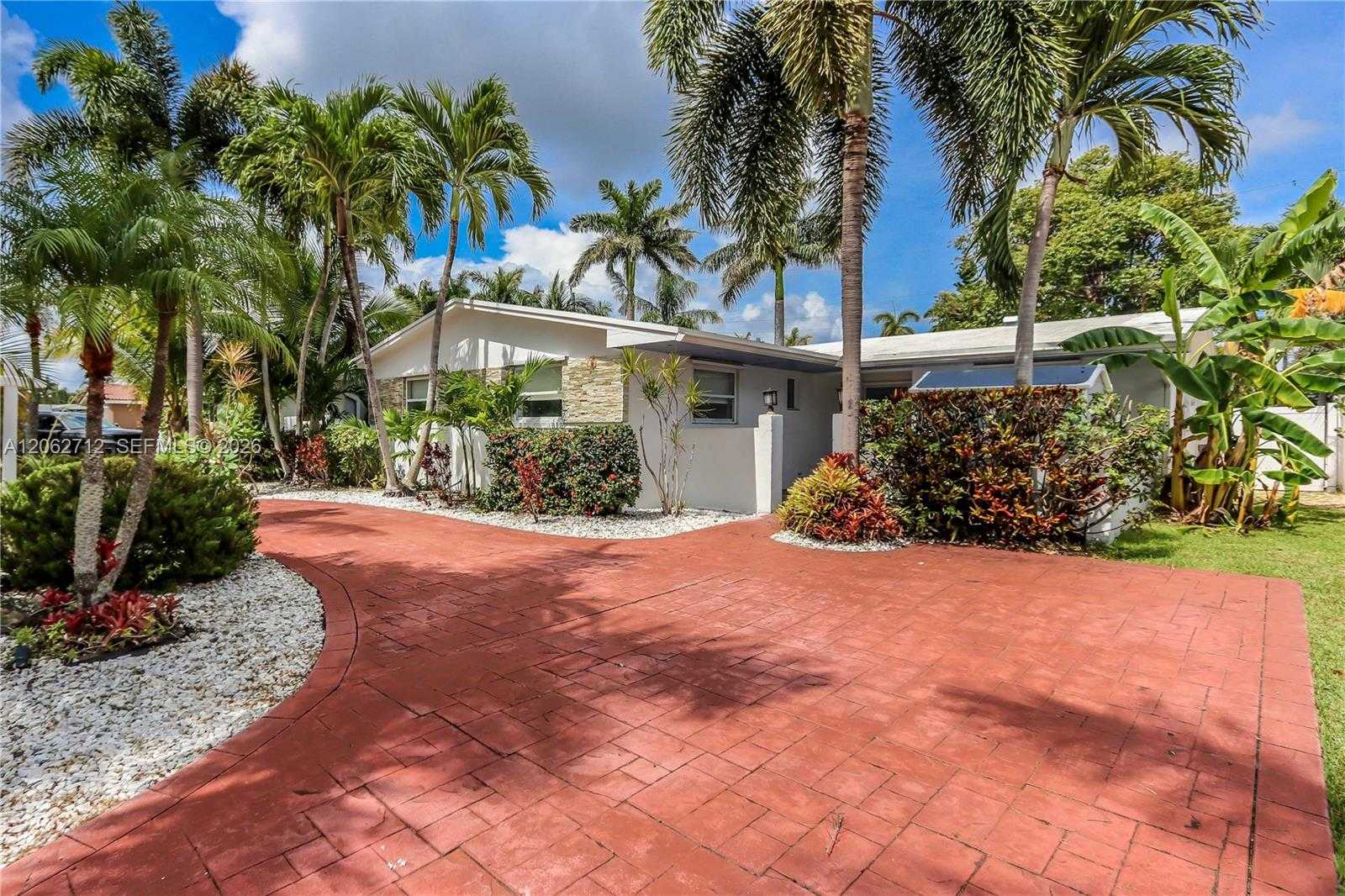 1102 N 13th Ave Hollywood Florida United States, for Sale, residential, Ronald Wilson, Incom Demo New Office