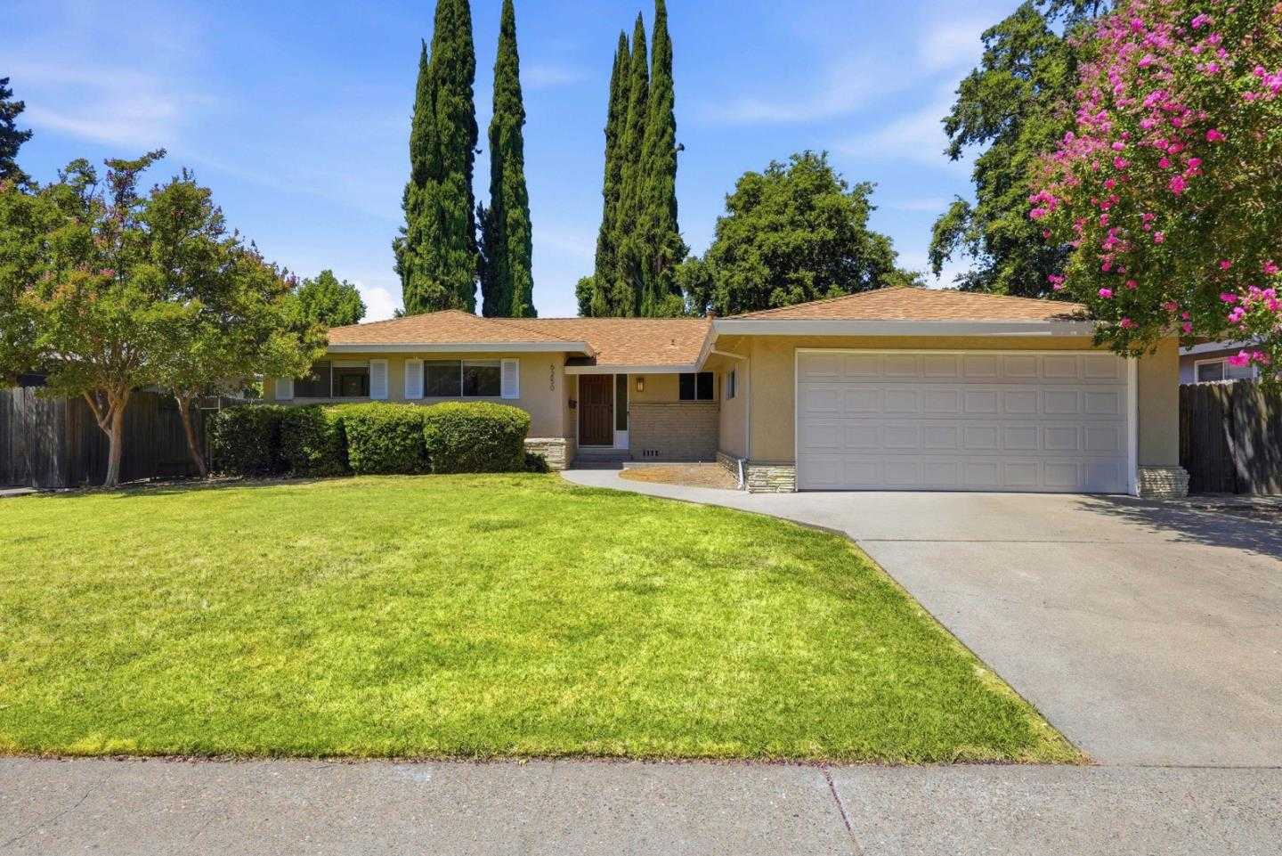 6250 Riverside Boulevard Sacramento California United States, for Sale, residential,  , Royalty Property Management & Realty