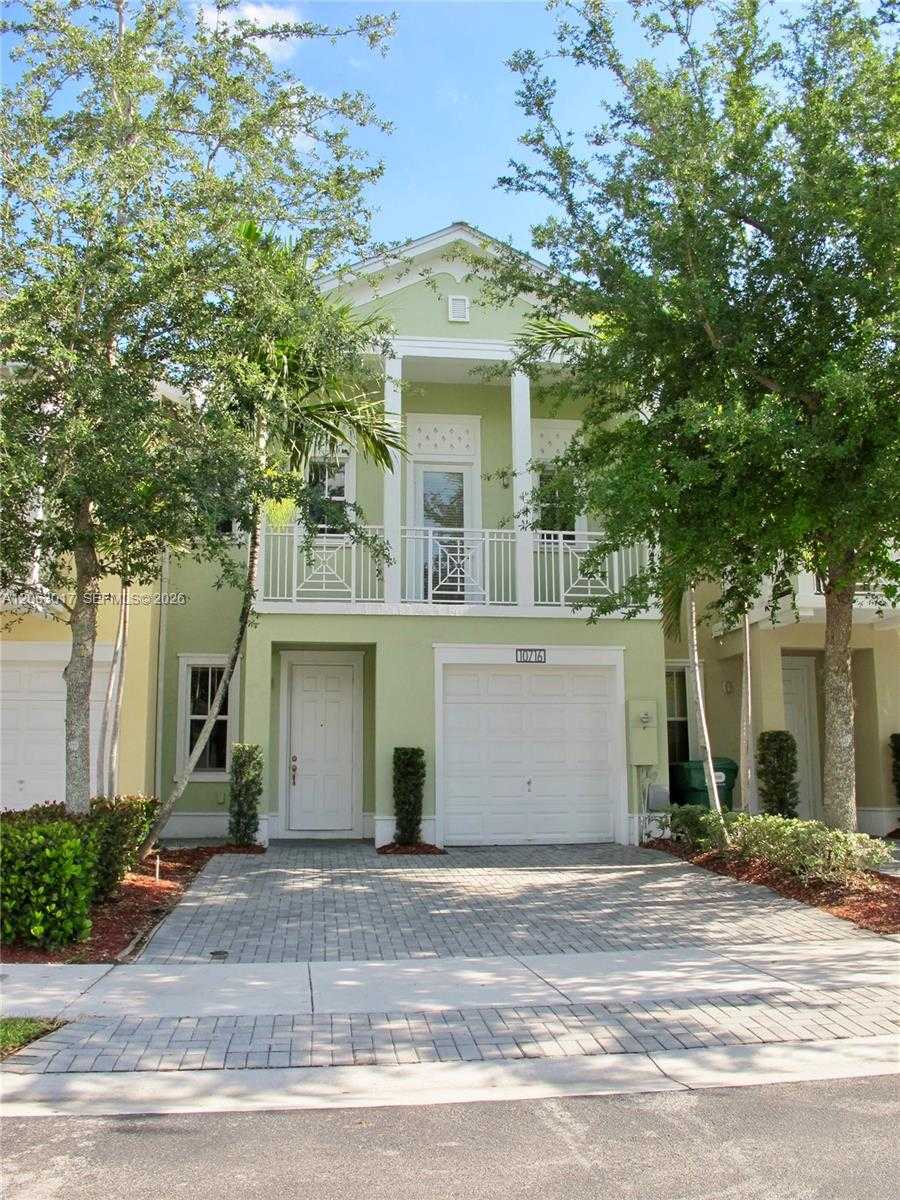 10716 NW 76th Ln Doral Florida United States, for Rent, residential, Roberto Villasmil, Interinvestments Realty, Inc.