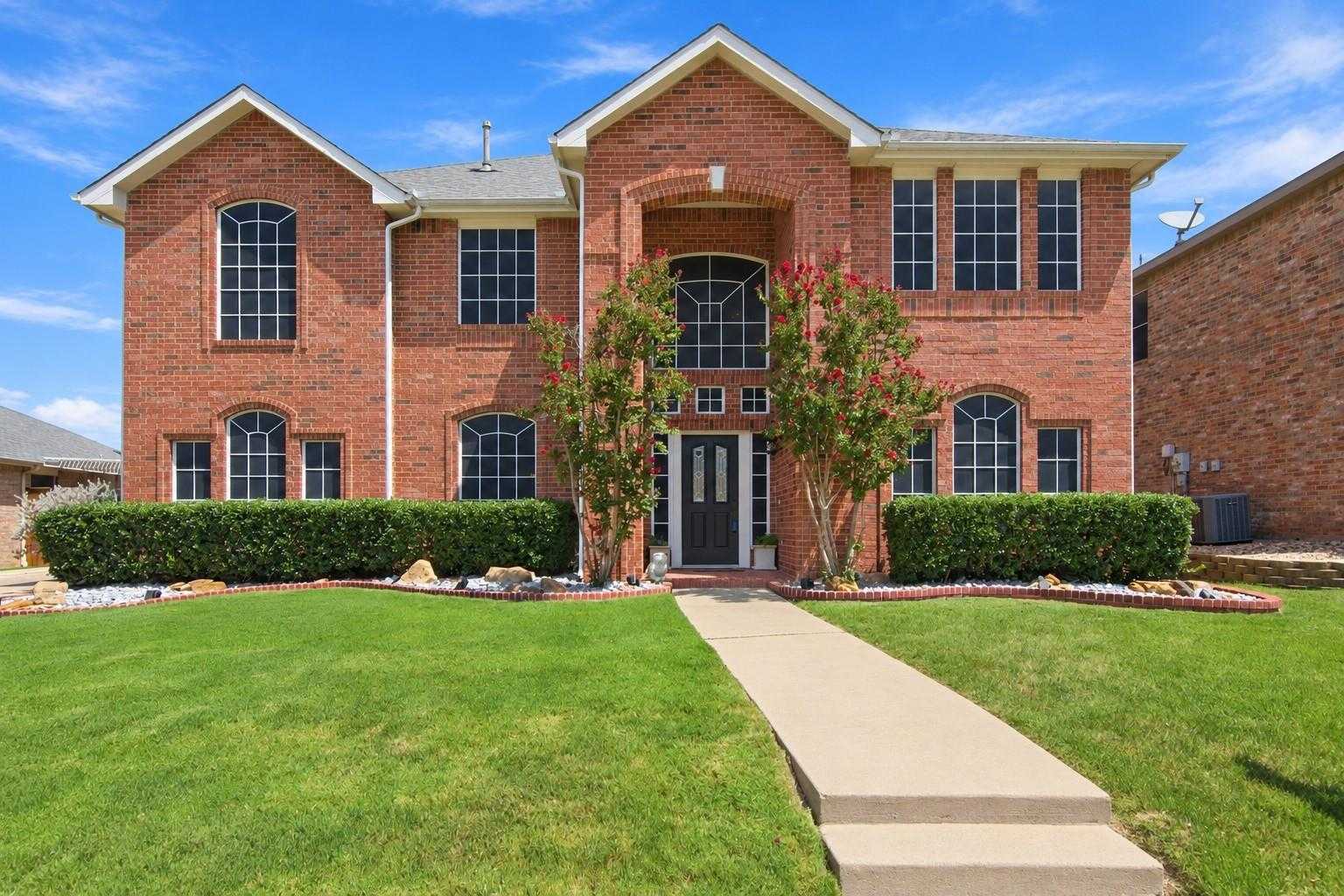 5225 Merced Drive Fort Worth Texas United States, for Sale, residential, Stacy Fritchen, Berkshire Hathaway HomeServices PenFed Realty