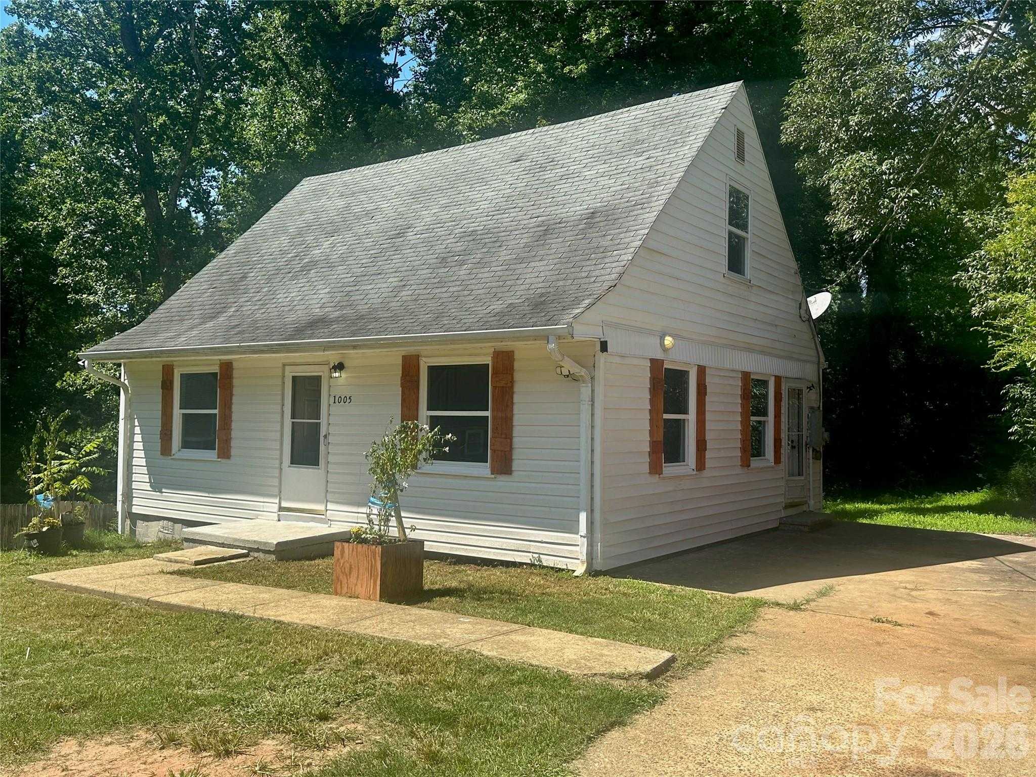 1005 William Drive Winston Salem North Carolina United States, for Sale, residential,  , The Headley Group Realty