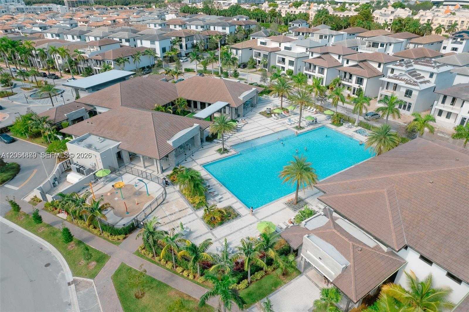 8201 NW 41st St  APT D-202 Doral Florida United States, for Rent, residential, Roberto Villasmil, Interinvestments Realty, Inc.