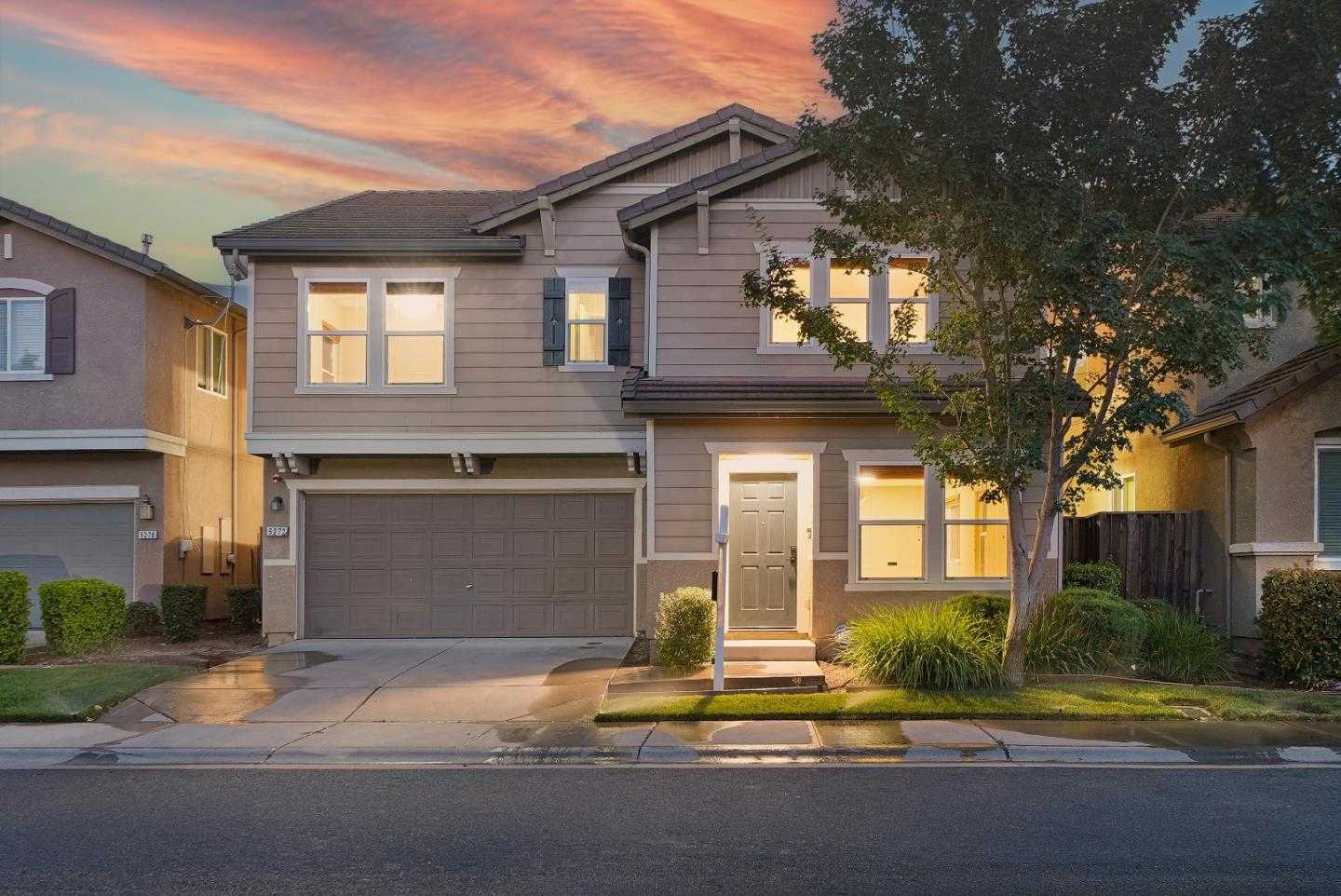 5272 Glimmer Way Sacramento California United States, for Sale, residential,  , Royalty Property Management & Realty