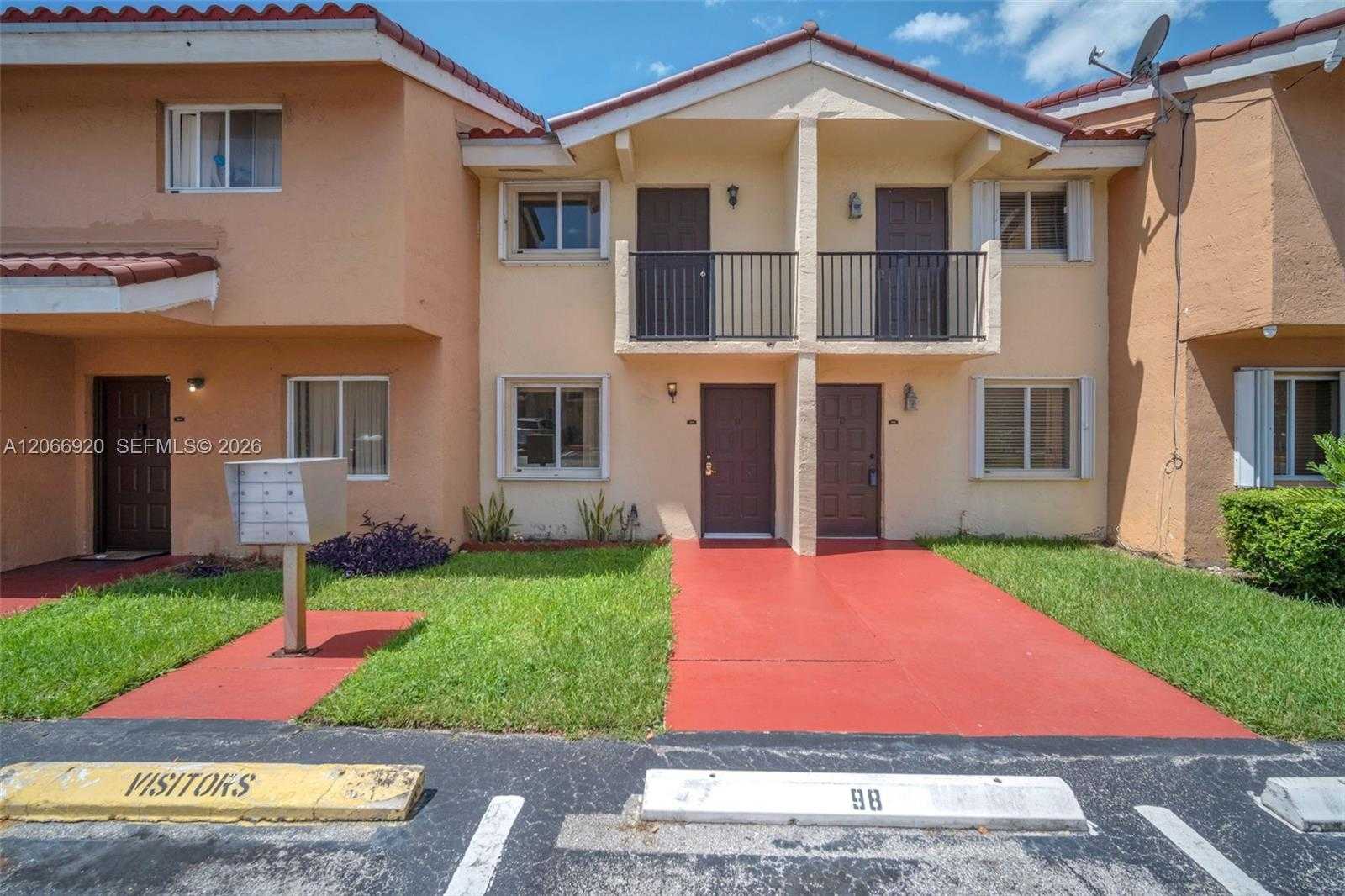 560 NW 82nd Pl  APT 305 Miami Florida United States, for Rent, residential,  , Phoenix Realtors LLC