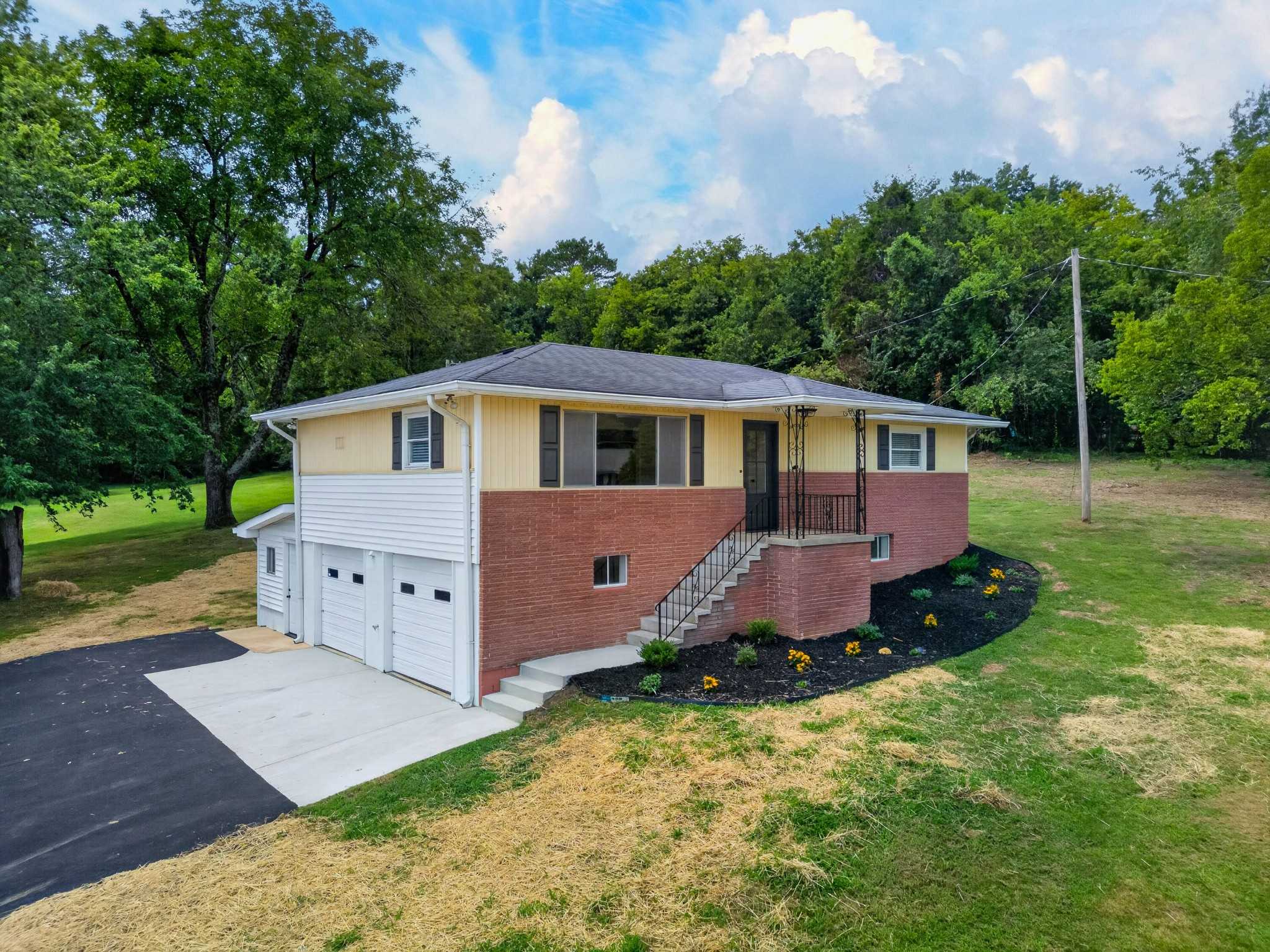 3458 Bennett Road Chattanooga Tennessee United States, for Sale, residential, Demo Agent, InCom Real Estate - New Example Office