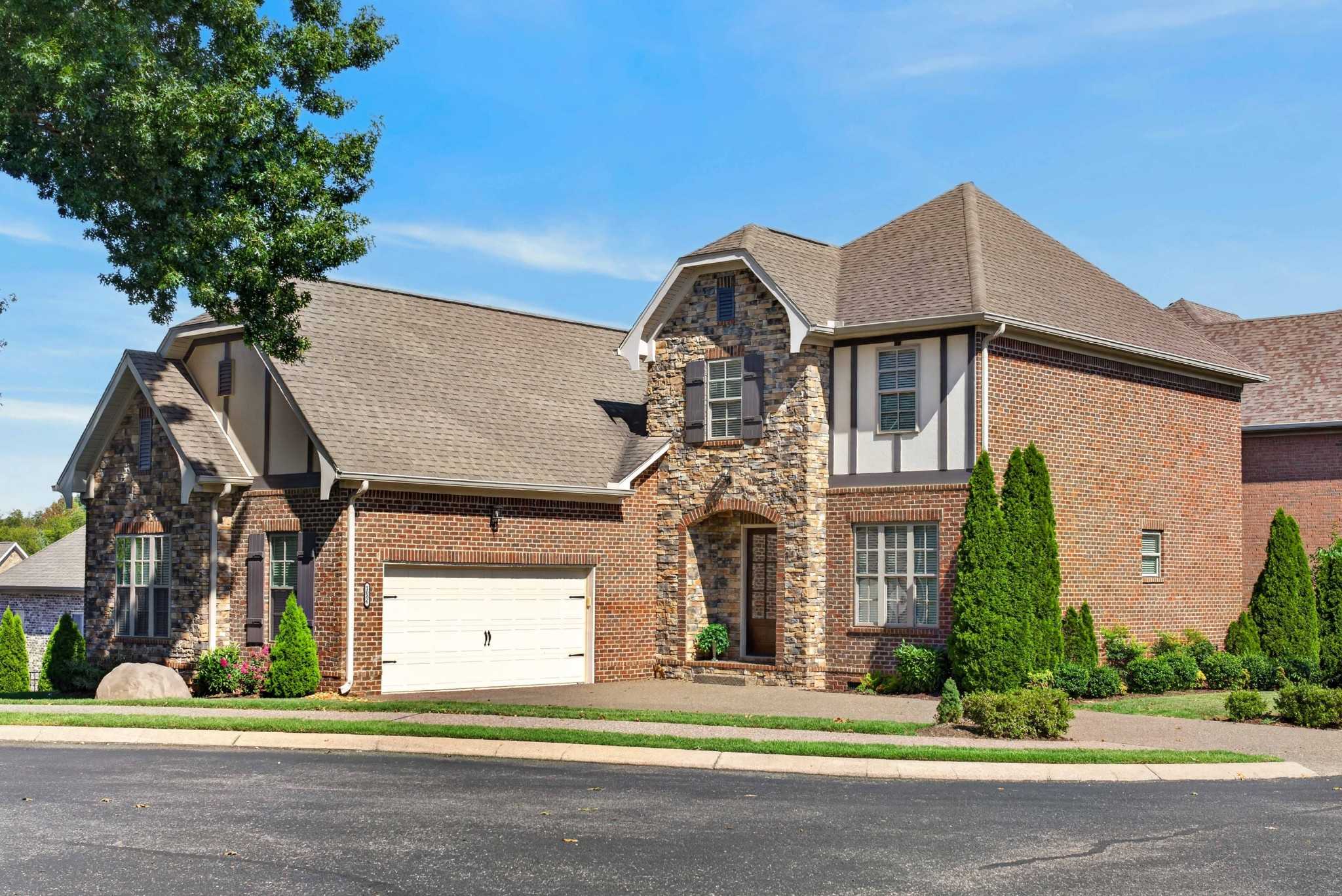 1006 Peck Pl Hendersonville Tennessee United States, for Sale, residential, Adam Hanes, LPT Realty