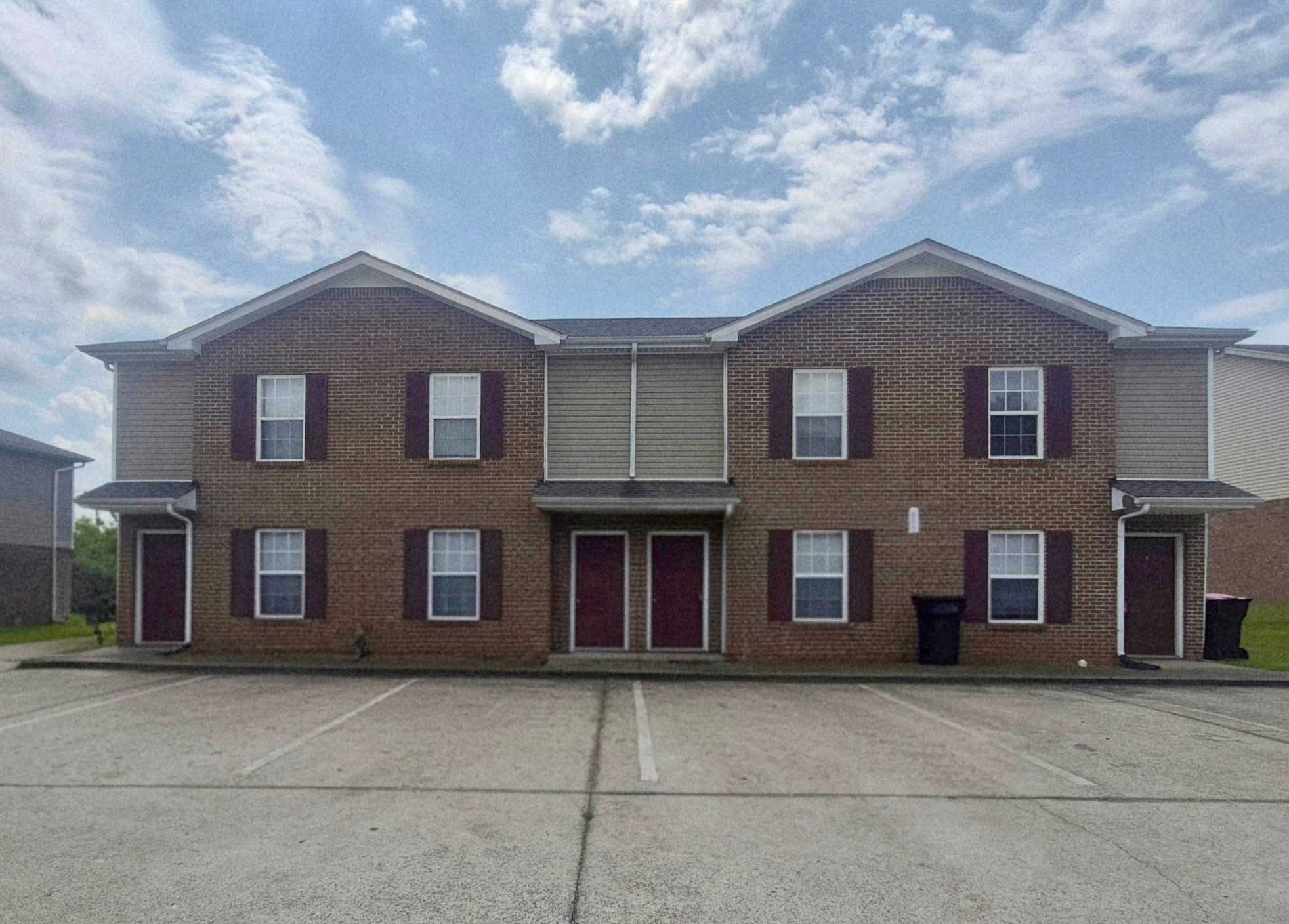 812 Oak Arbor Ct Clarksville Tennessee United States, for Sale, commercial, Sandra Hester, Keystone Realty and Management