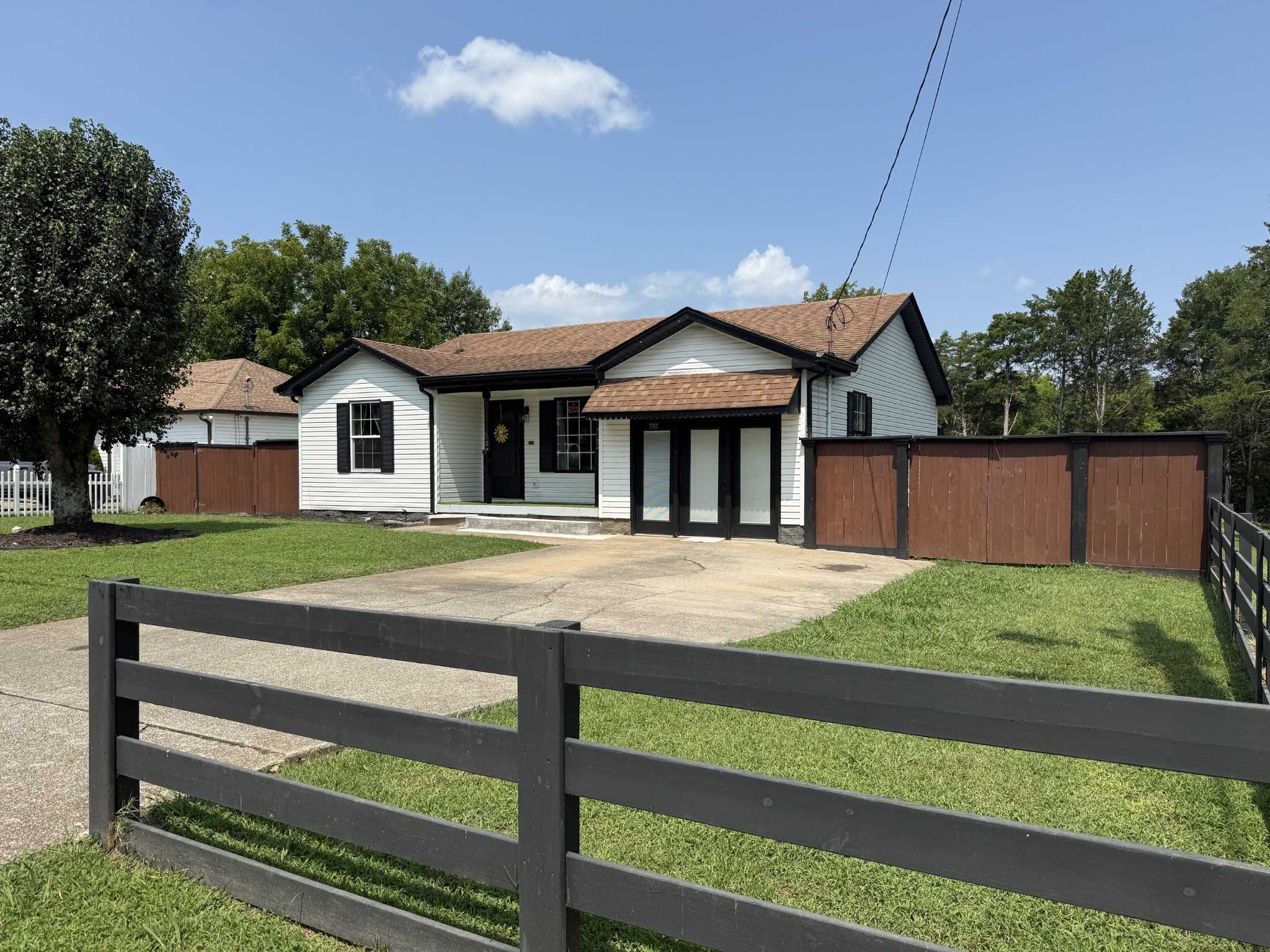 403 Southlake Dr La Vergne Tennessee United States, for Sale, residential, C. Richard Smith, The Realty Association, Inc.