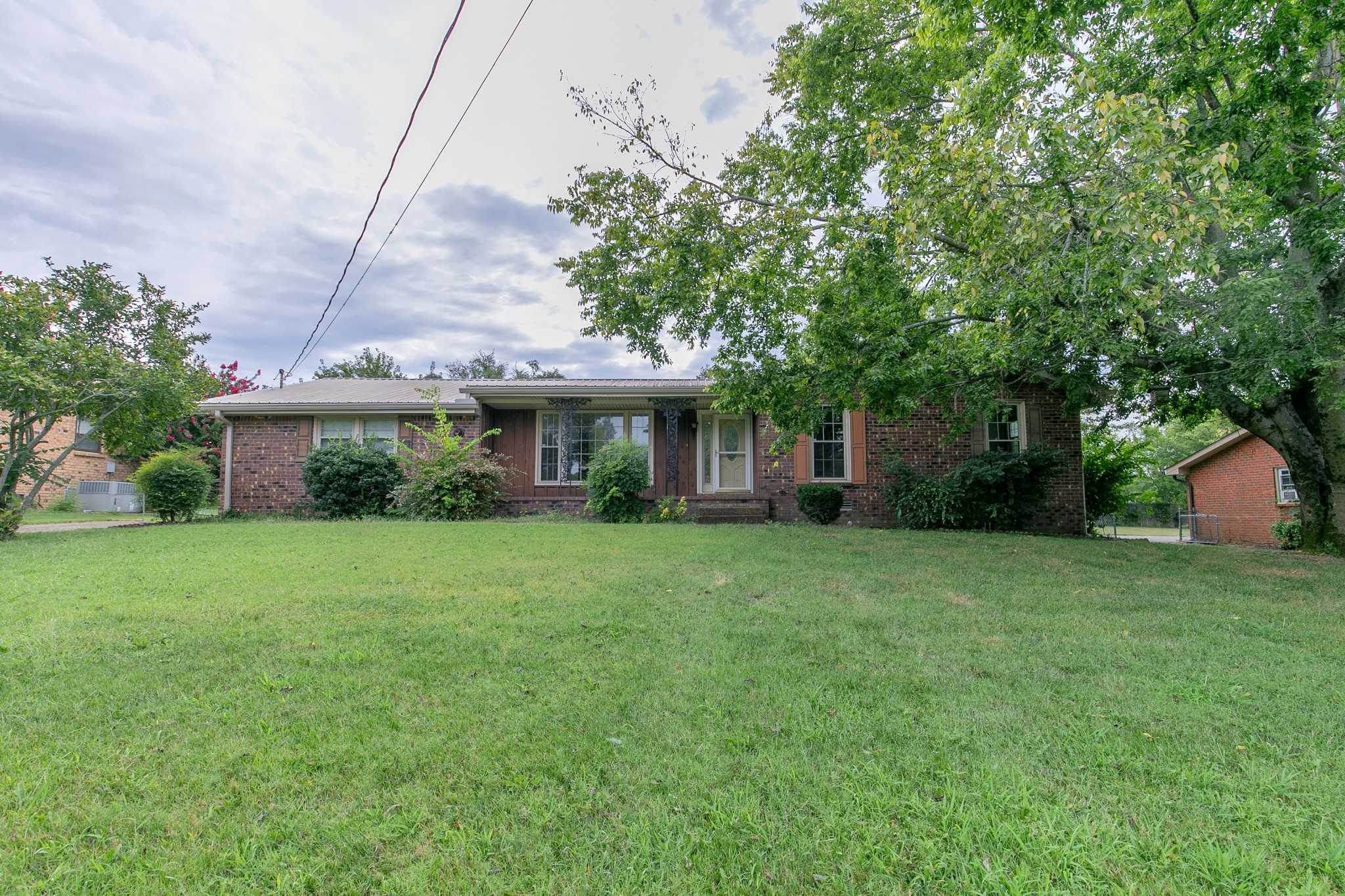 307 Donna Dr Hendersonville Tennessee United States, for Sale, residential, Adam  Hanes, LPT Realty