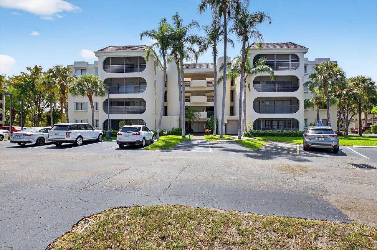 6342 LONGBOAT Lane APT 201 Boca Raton Florida United States, for Sale, residential, Pierre J Denis, Realty 100