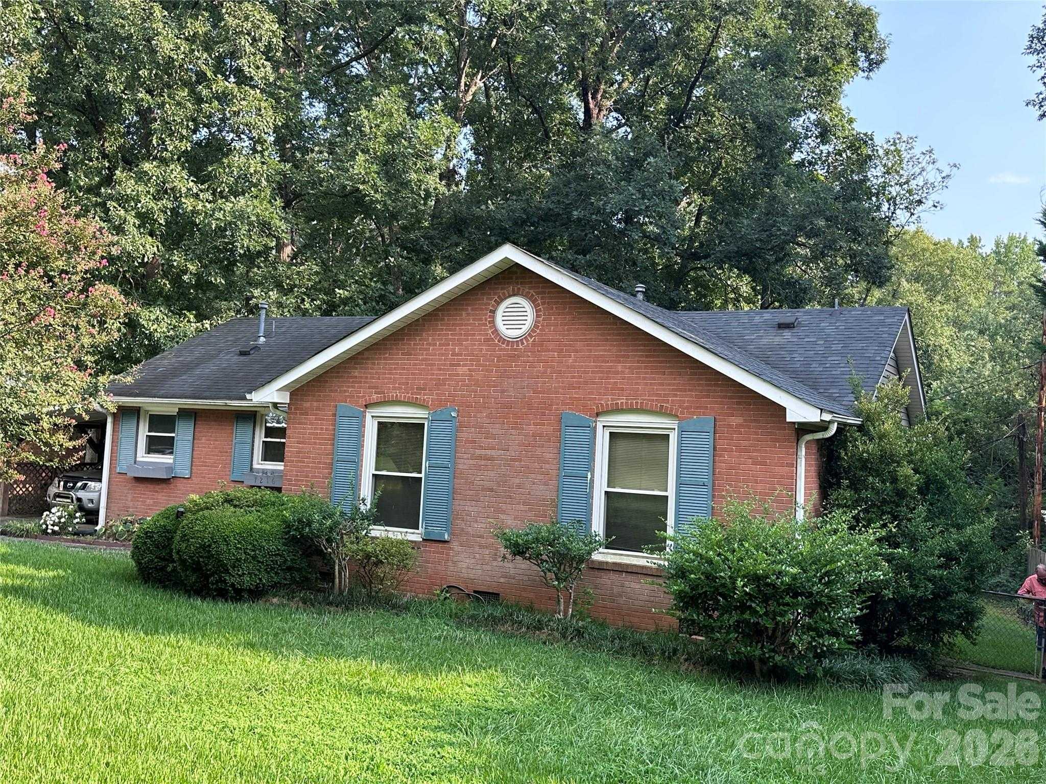 7216 Lockmont Drive Charlotte North Carolina United States, for Sale, residential, Kristen Haynes, New Home Buyers Brokers / Realty Pros