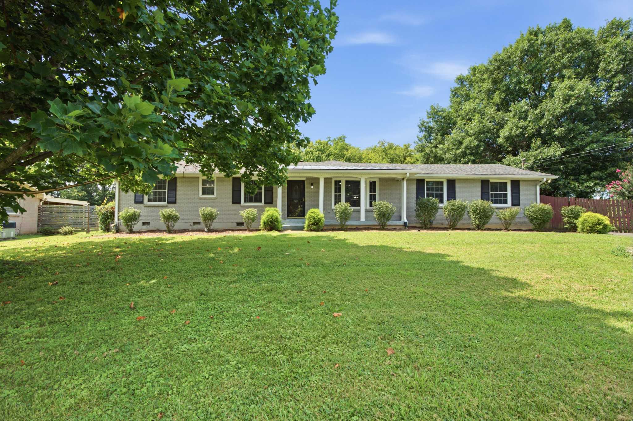 114 Wessington Pl Hendersonville Tennessee United States, for Sale, residential, Adam  Hanes, LPT Realty