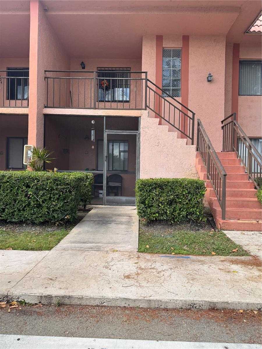 215 Lakeview Dr  APT 105 Weston Florida United States, for Rent, residential, Radmila Mandel, Florida Sky Realty Group