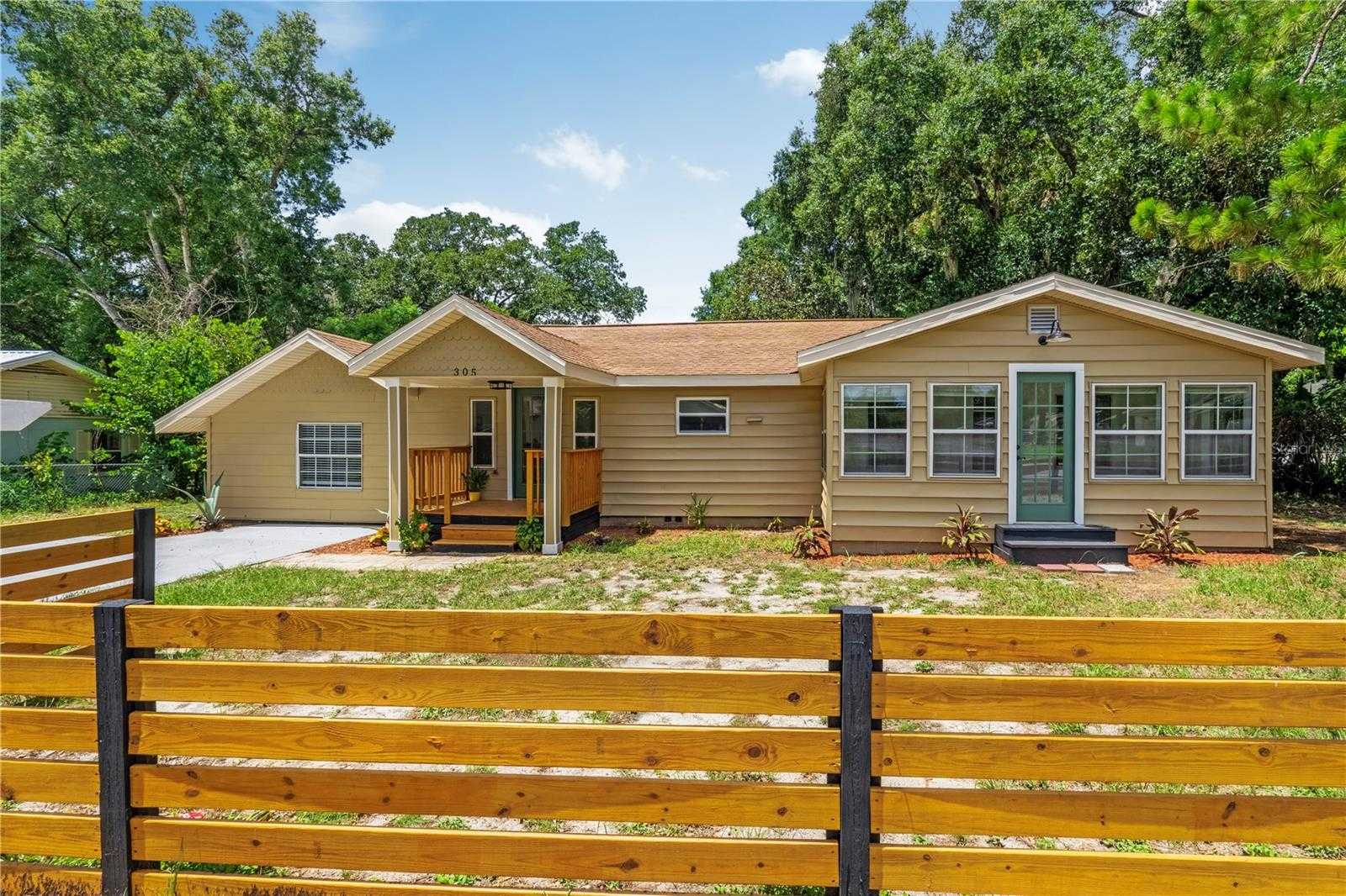 305 S ROSSITER STREET Mount Dora Florida United States, for Sale, residential,  , Success Home Sales