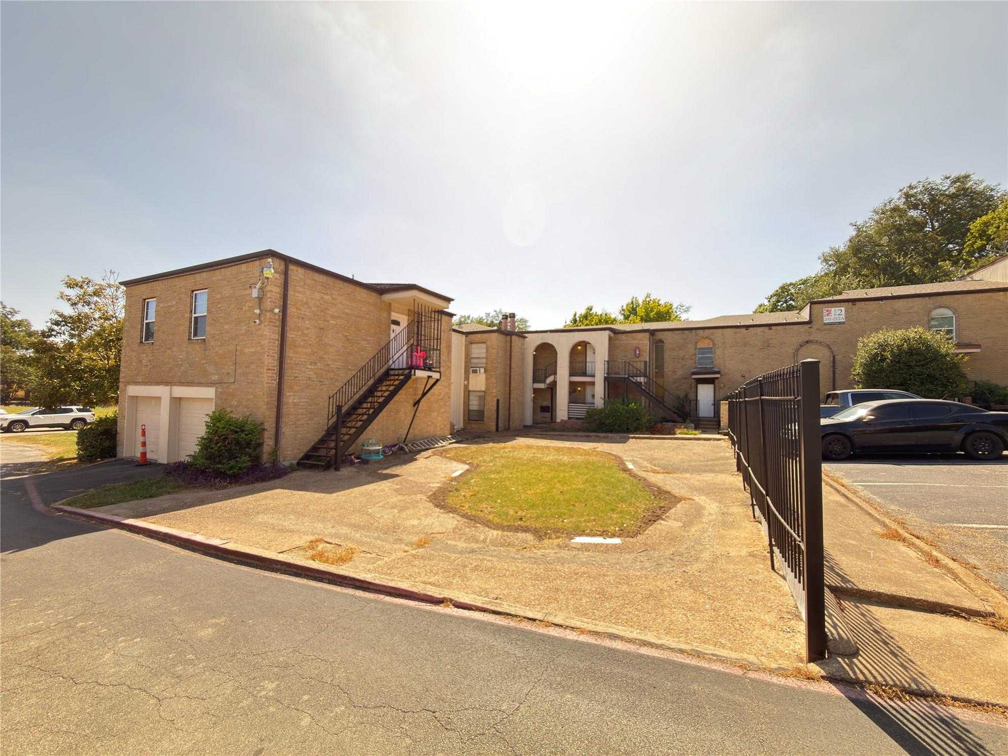 6032 Westridge Lane APT 201 Fort Worth Texas United States, for Sale, residential, Rita Vera, Central Metro Realty LLC