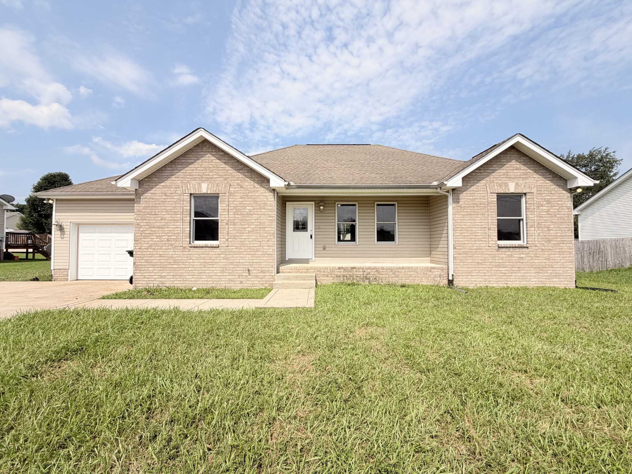 326 Gallop Ln Springfield Tennessee United States, for Sale, residential, Adam Hanes, LPT Realty