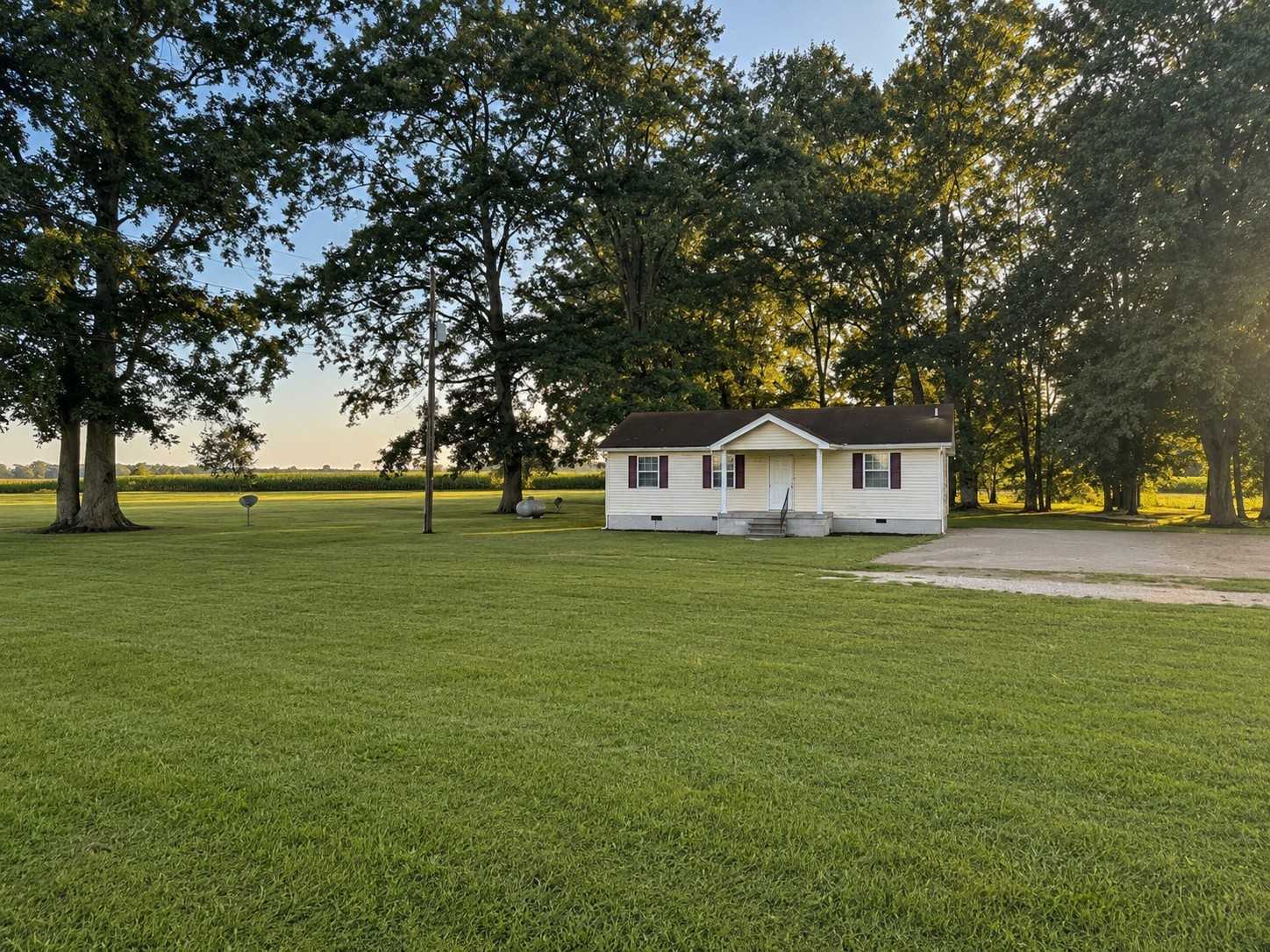 686 Johnson St Clarksville Tennessee United States, for Sale, residential, Rebekah  Sprabary, Sweet Home Realty & Property Management