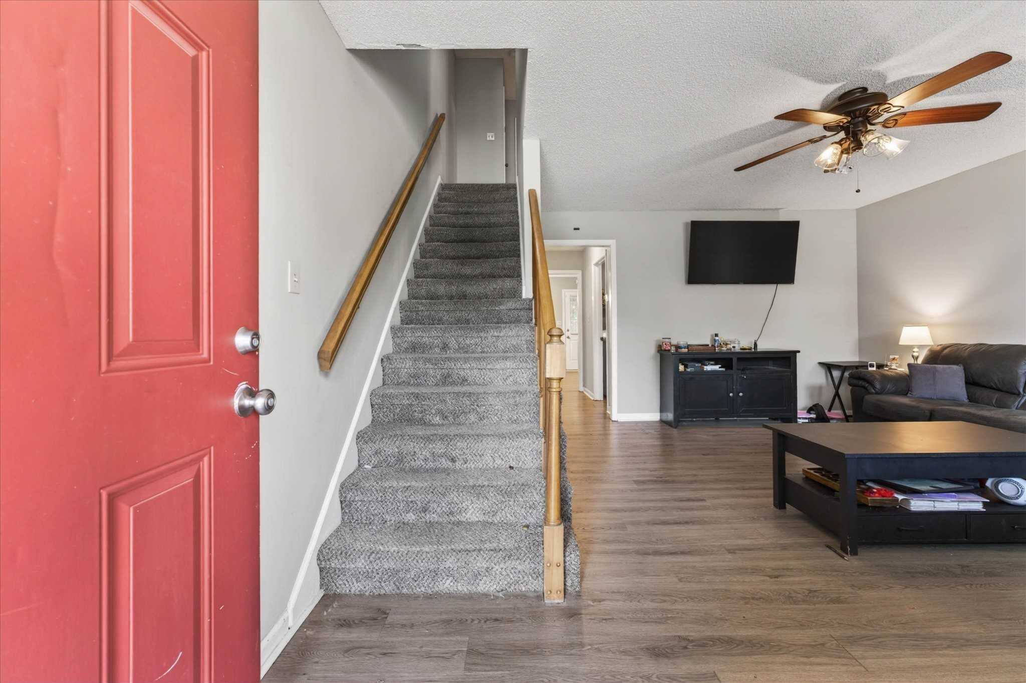 114 Cunningham Pl  APT B Clarksville Tennessee United States, for Rent, residential, Rebekah  Sprabary, Sweet Home Realty & Property Management