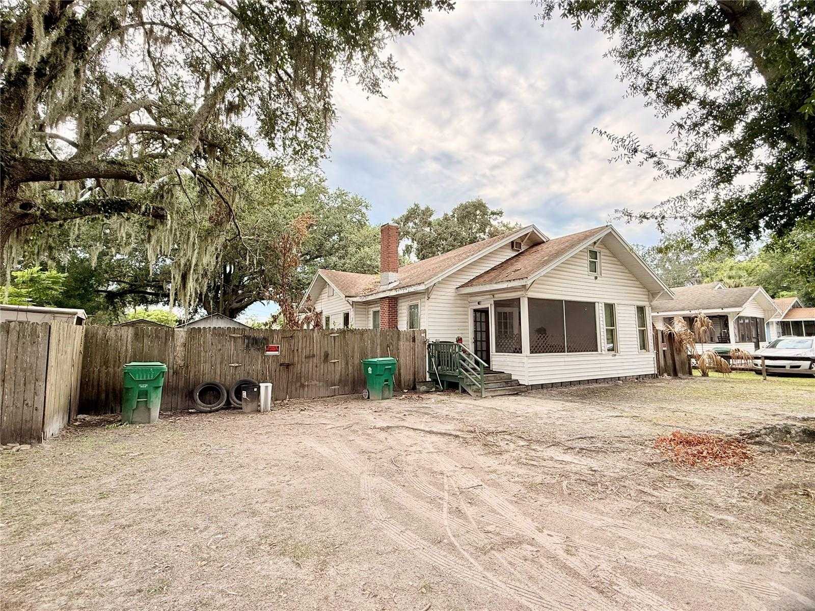 208 3RD STREET Winter Garden Florida United States, for Sale, residential, Zaira Mejia, Spaces & Styles Group