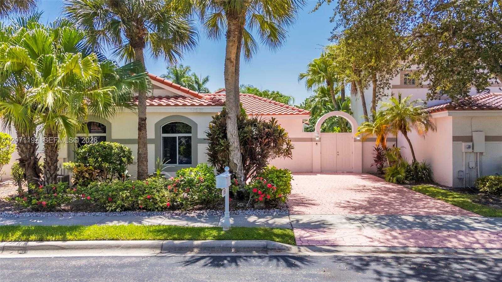 1051 W Bel Aire Dr W Pembroke Pines Florida United States, for Sale, residential,  , RCA Realty Group