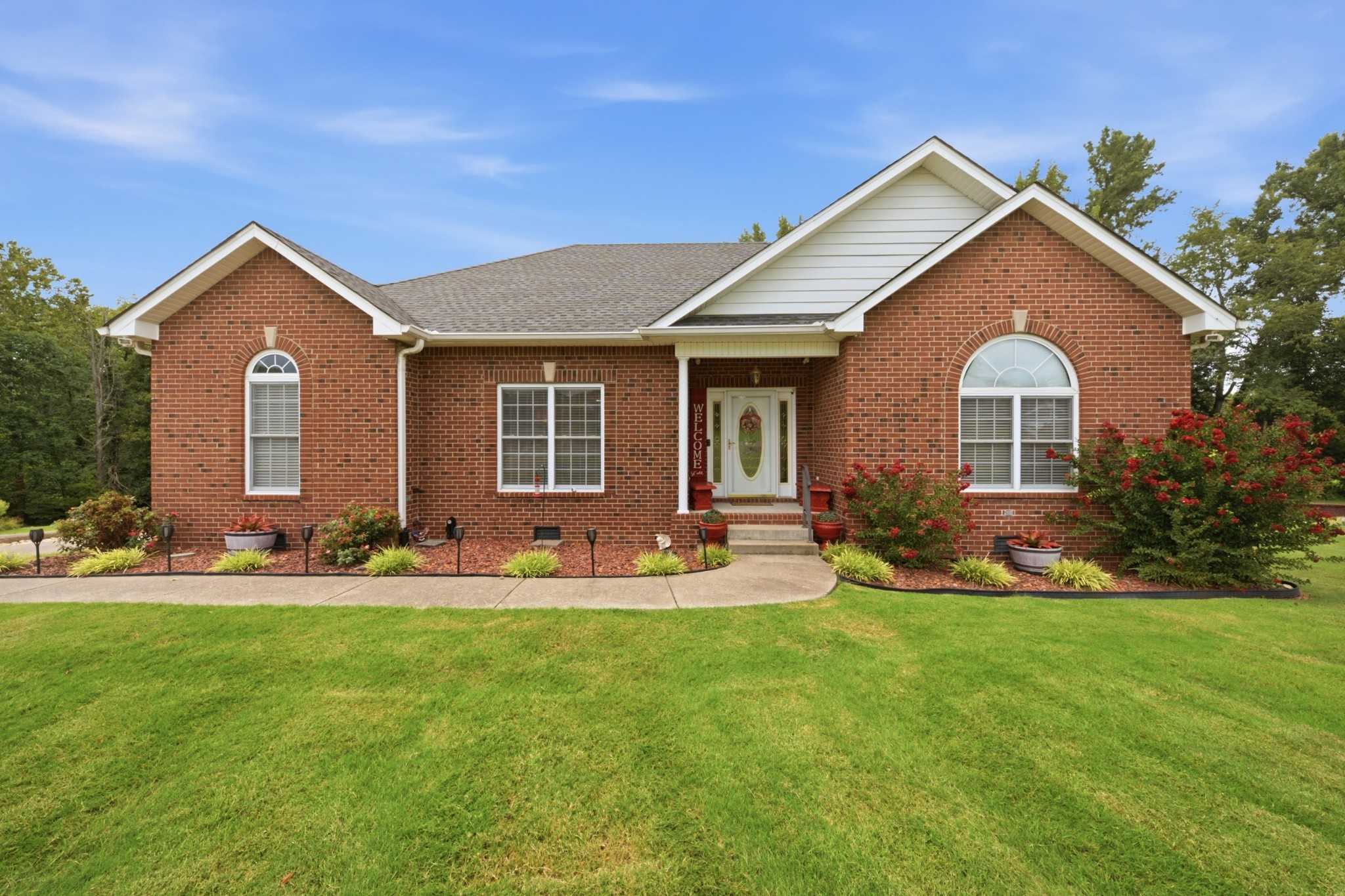 221 Allen Dr Greenbrier Tennessee United States, for Sale, residential, Adam Hanes, LPT Realty