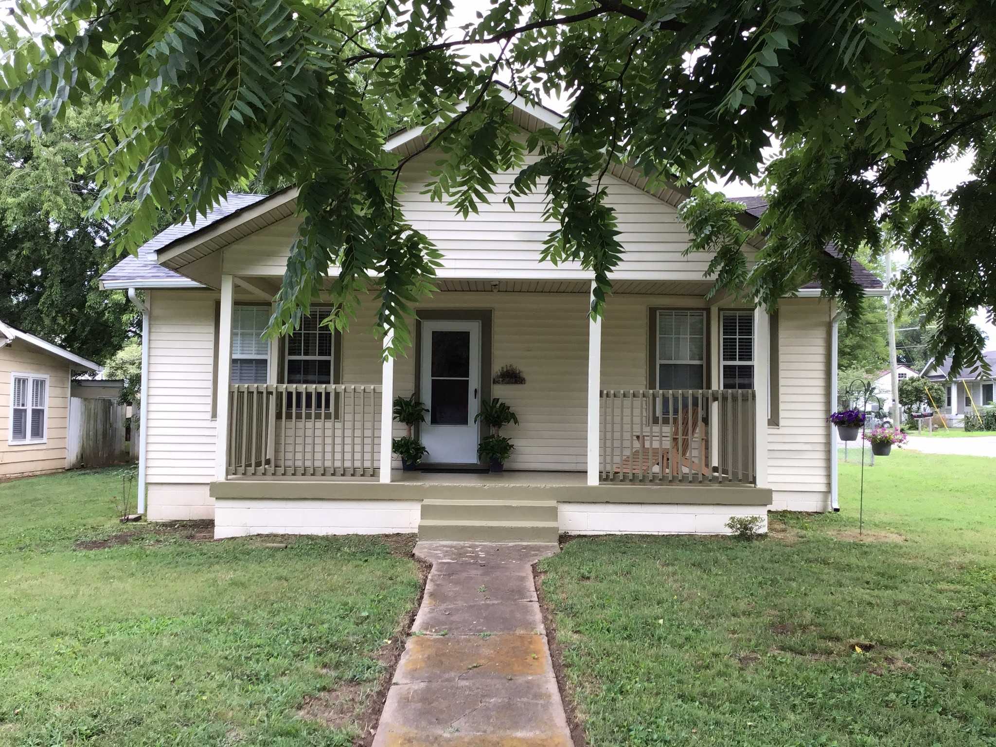 226 Raymond St Nashville Tennessee United States, for Sale, residential, Adam Hanes, LPT Realty