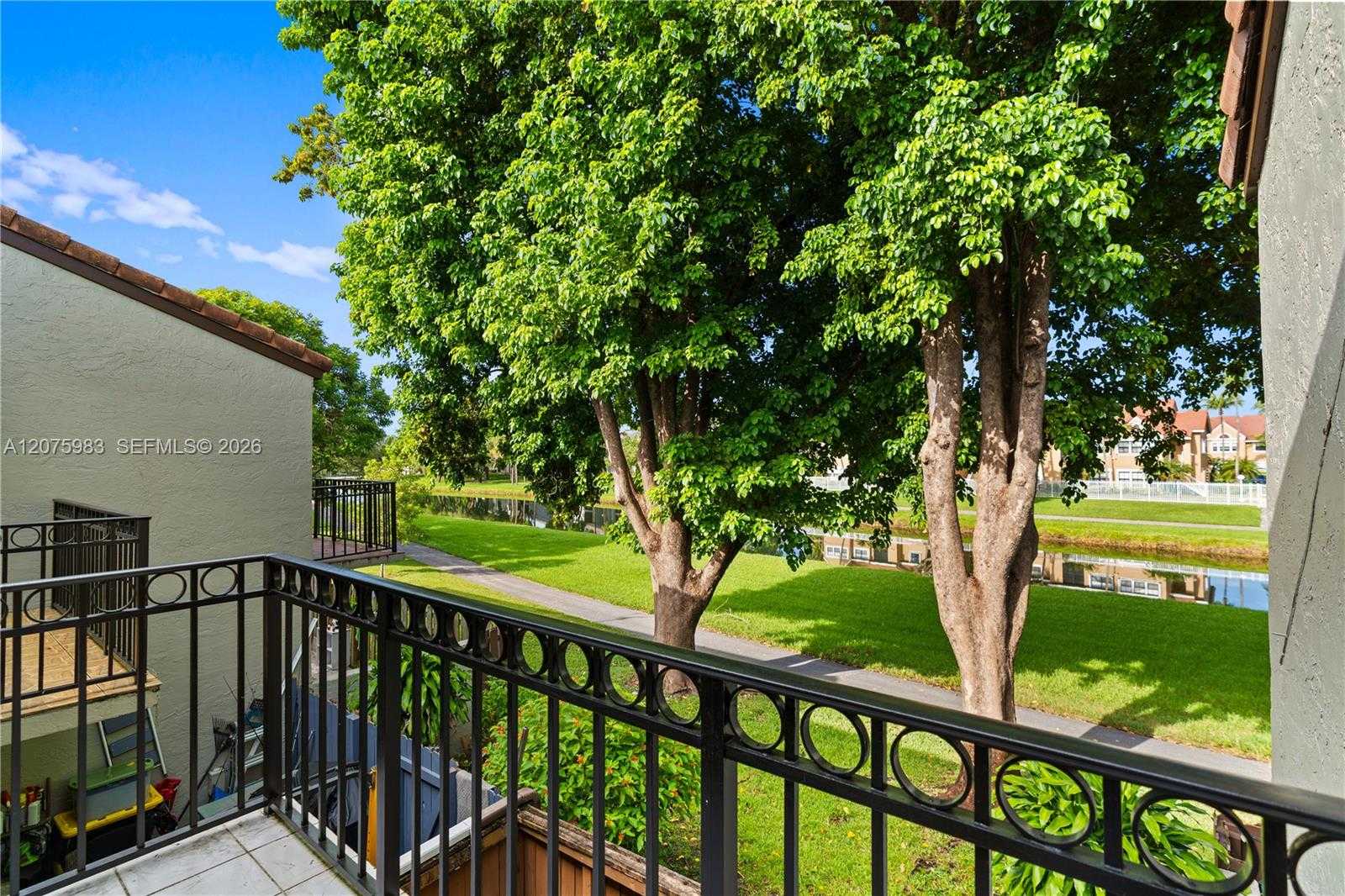 10450 SW 154th Ct  APT 2 Miami Florida United States, for Sale, residential,  , INCOM OFFICE EXAMPLE