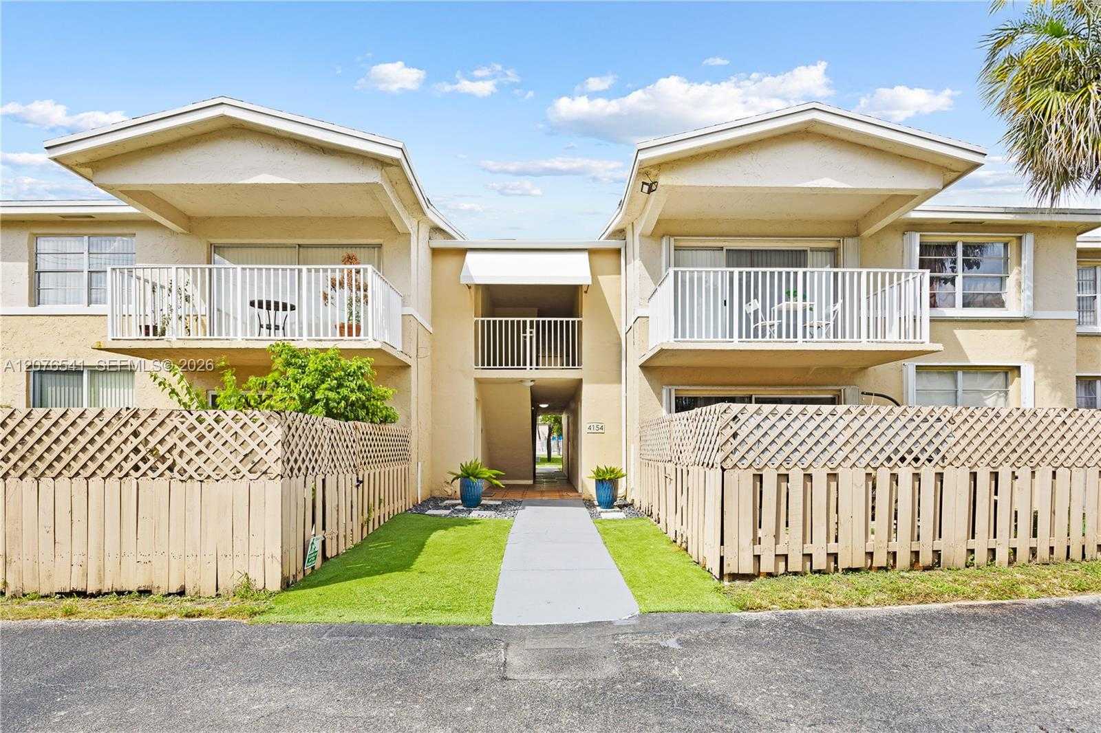 4154 NW 79th Ave  APT 2A Doral Florida United States, for Rent, residential, Roberto Villasmil, Interinvestments Realty, Inc.