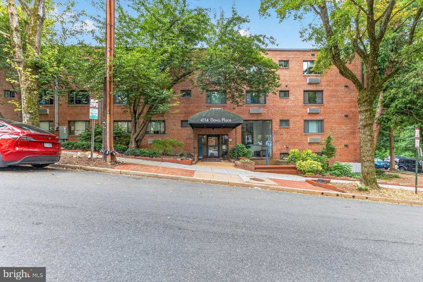 4114 NW DAVIS PLACE APT 118 Washington District Of Columbia United States, for Sale, residential, Edward Giles, Georgetown Realty Group
