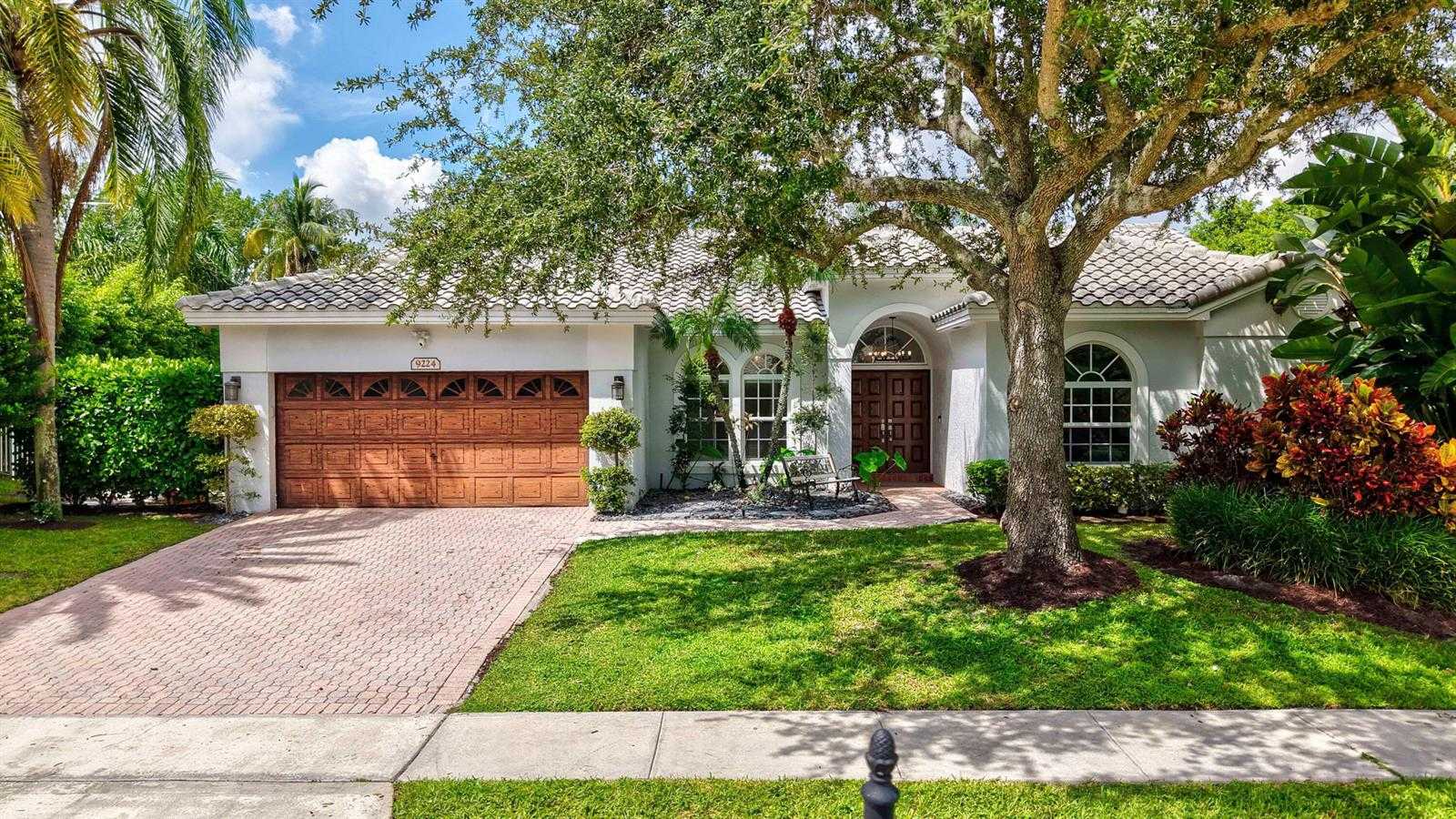 9224 LAKE SERENA Drive Boca Raton Florida United States, for Sale, residential, Pierre J Denis, Realty 100