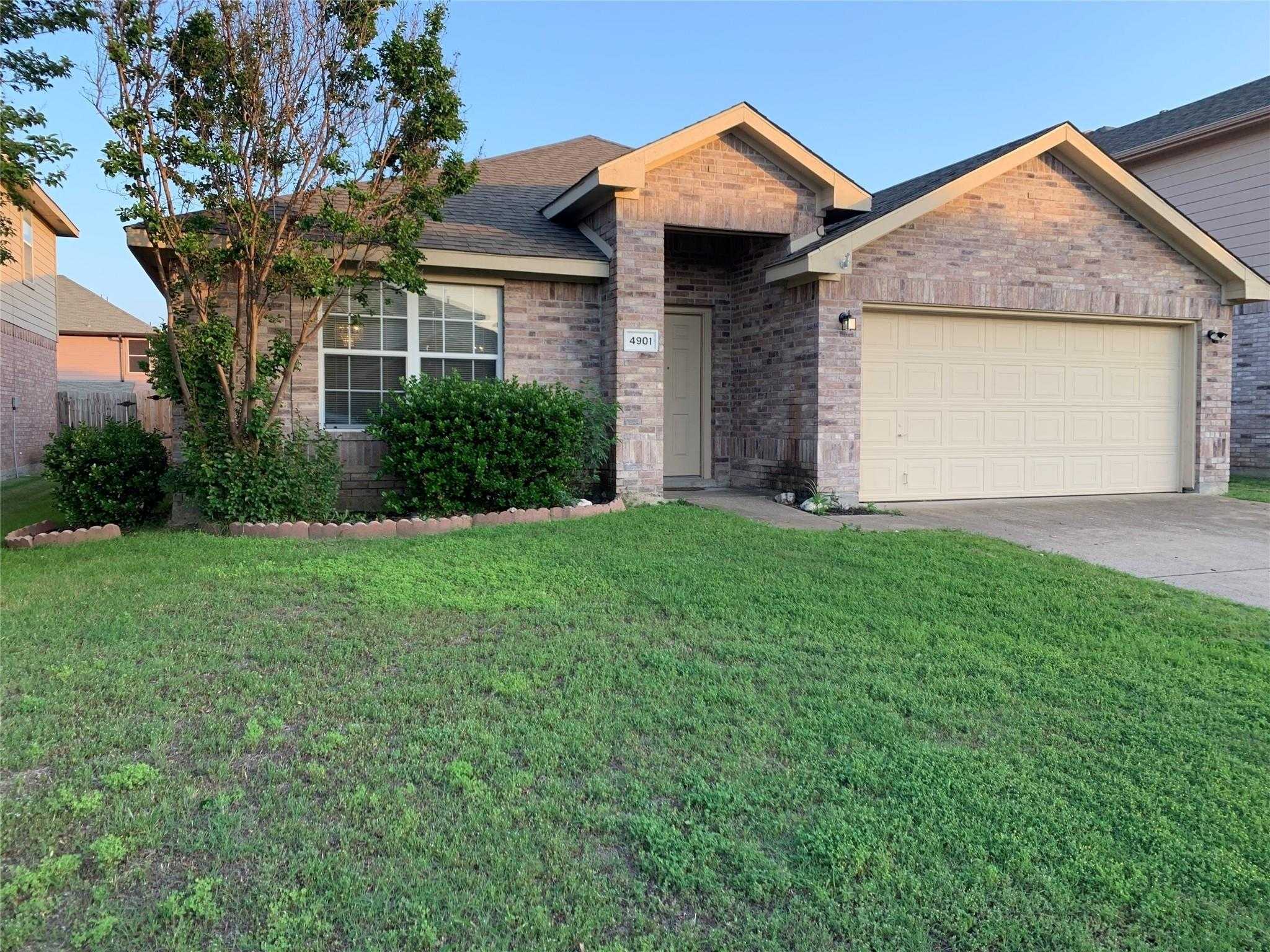 4901 Palm Ridge Drive Fort Worth Texas United States, for Rent, residential, Rita Vera, Central Metro Realty LLC