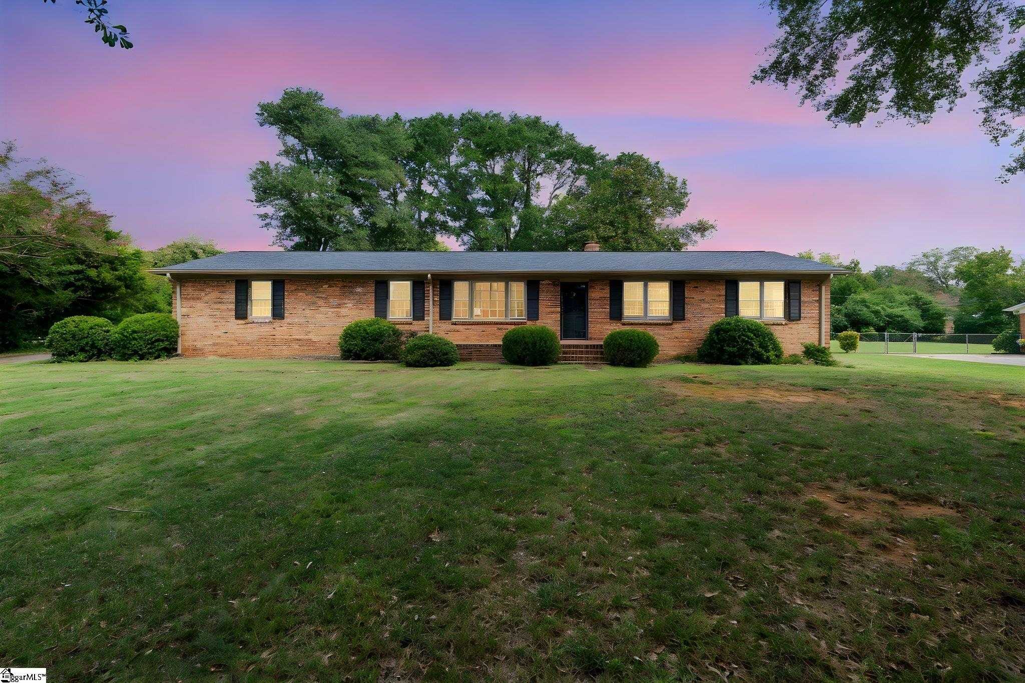 105 Thunderbird Spartanburg South Carolina United States, for Sale, residential,  , Valentine Realty Group
