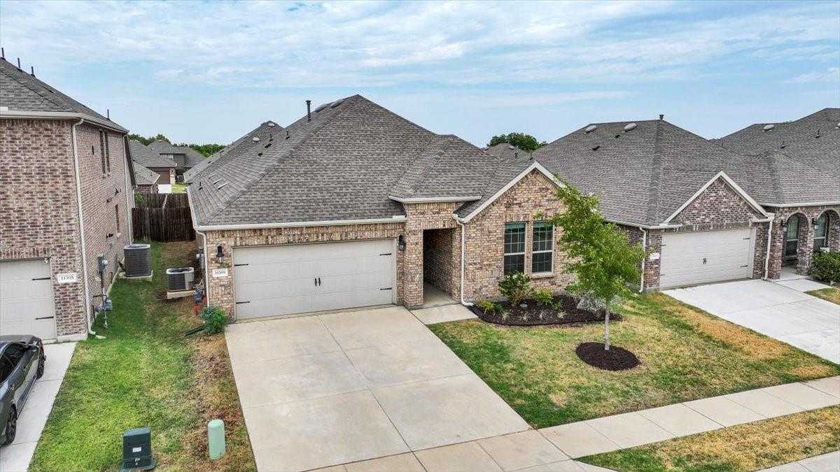11309 Ponderosa Trail Aubrey Texas United States, Sale Pending, residential,  , Global Realty
