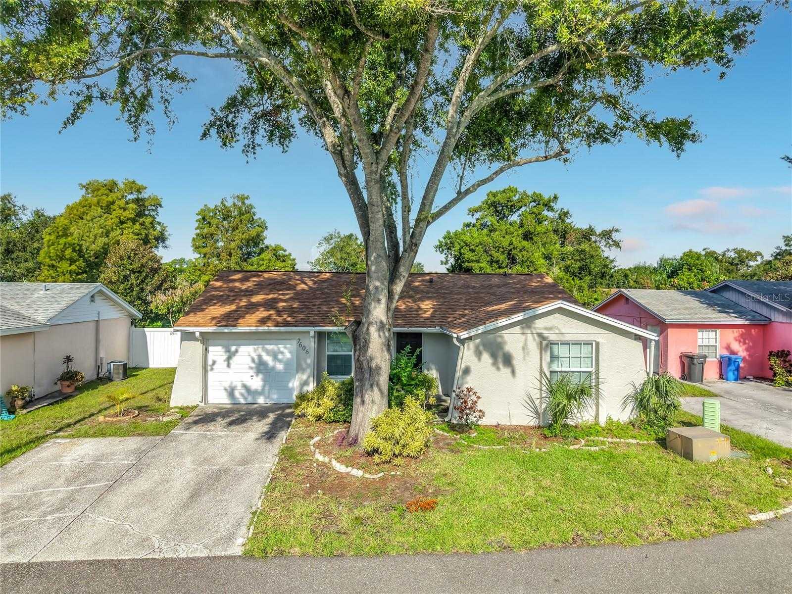 7606 WOODLAND OAKS COURT Tampa Florida United States, for Sale, residential,  , The Mount Dora Group 