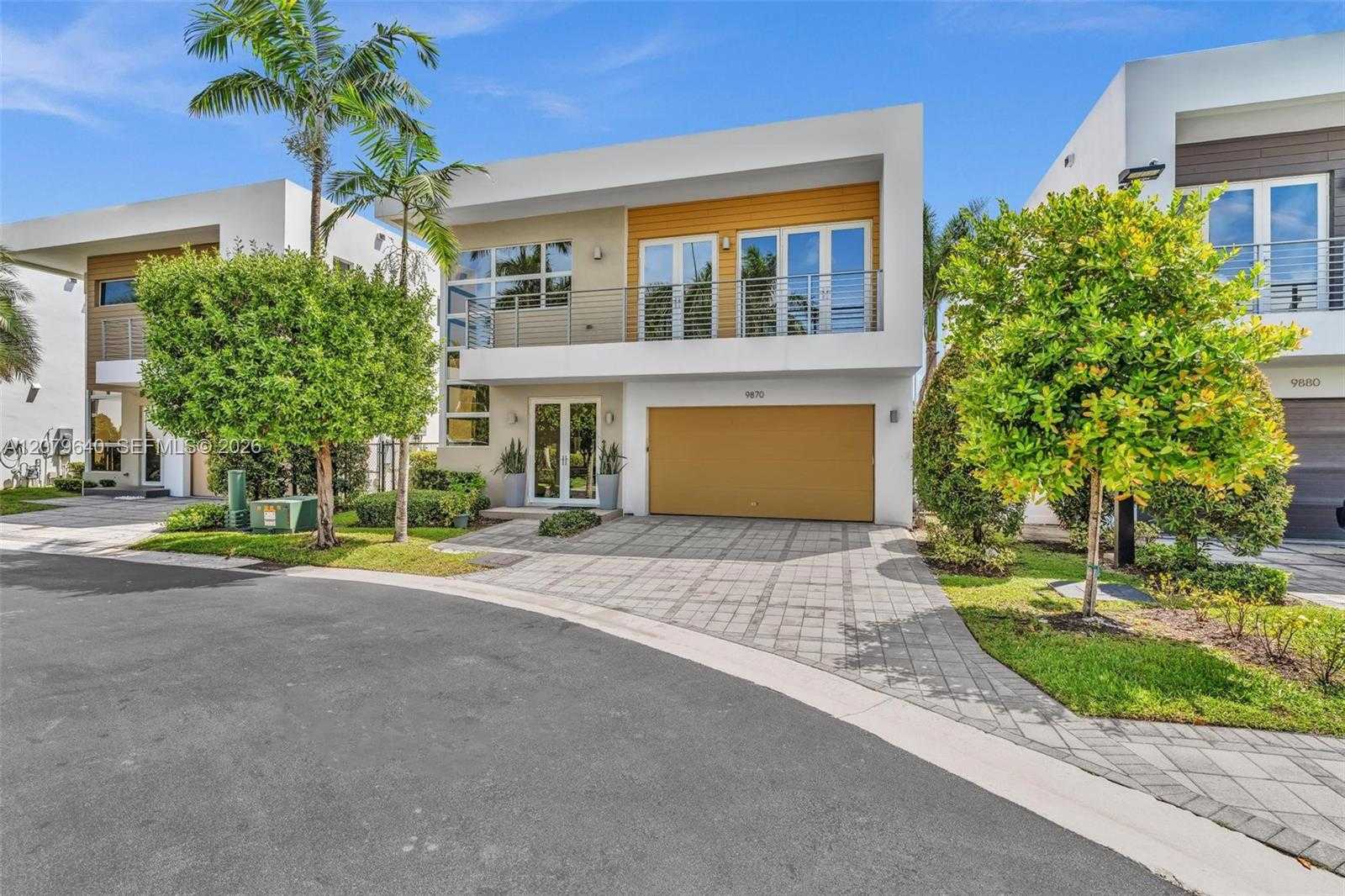 9870 NW 74th Ter Doral Florida United States, for Rent, residential, Roberto Villasmil, Interinvestments Realty, Inc.