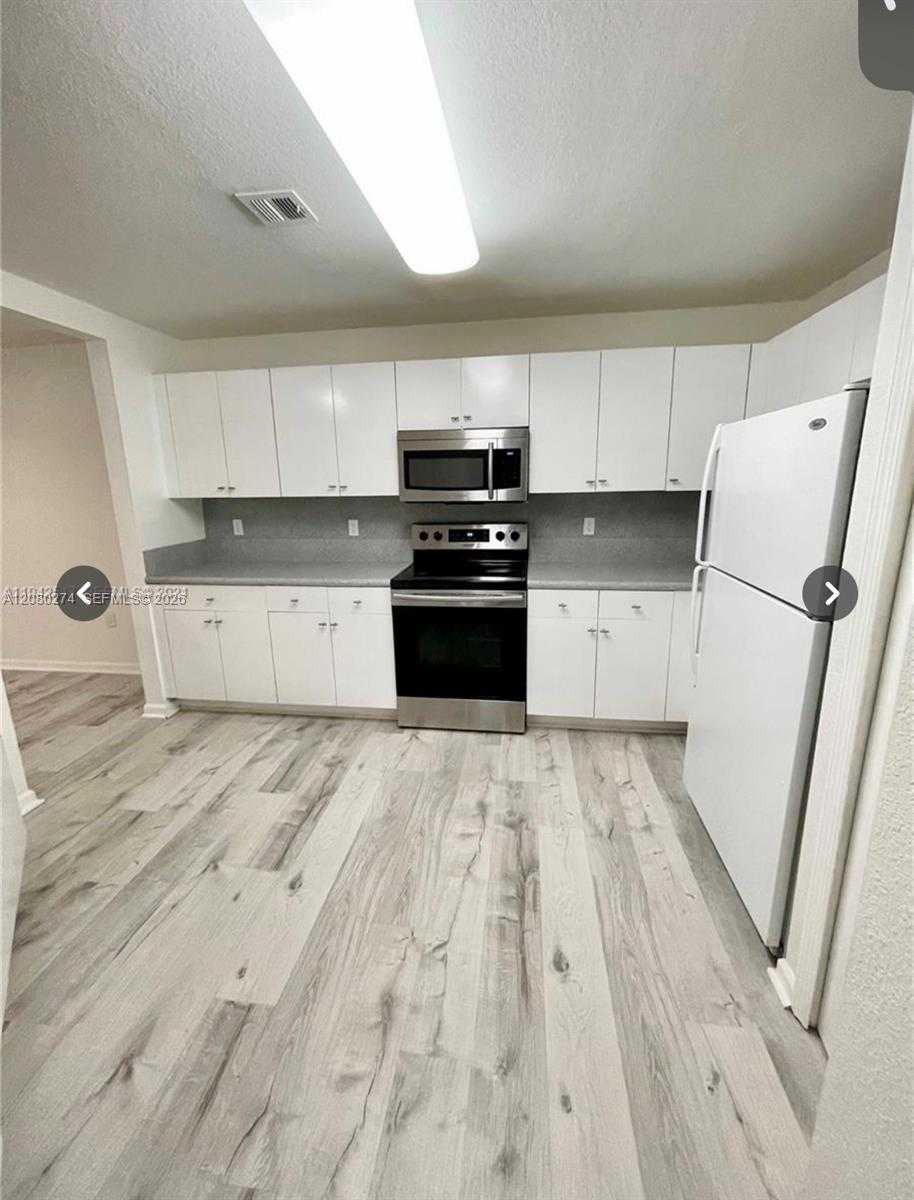 10902 NW 83 St  APT 219 Doral Florida United States, for Sale, residential, Roberto Villasmil, Interinvestments Realty, Inc.